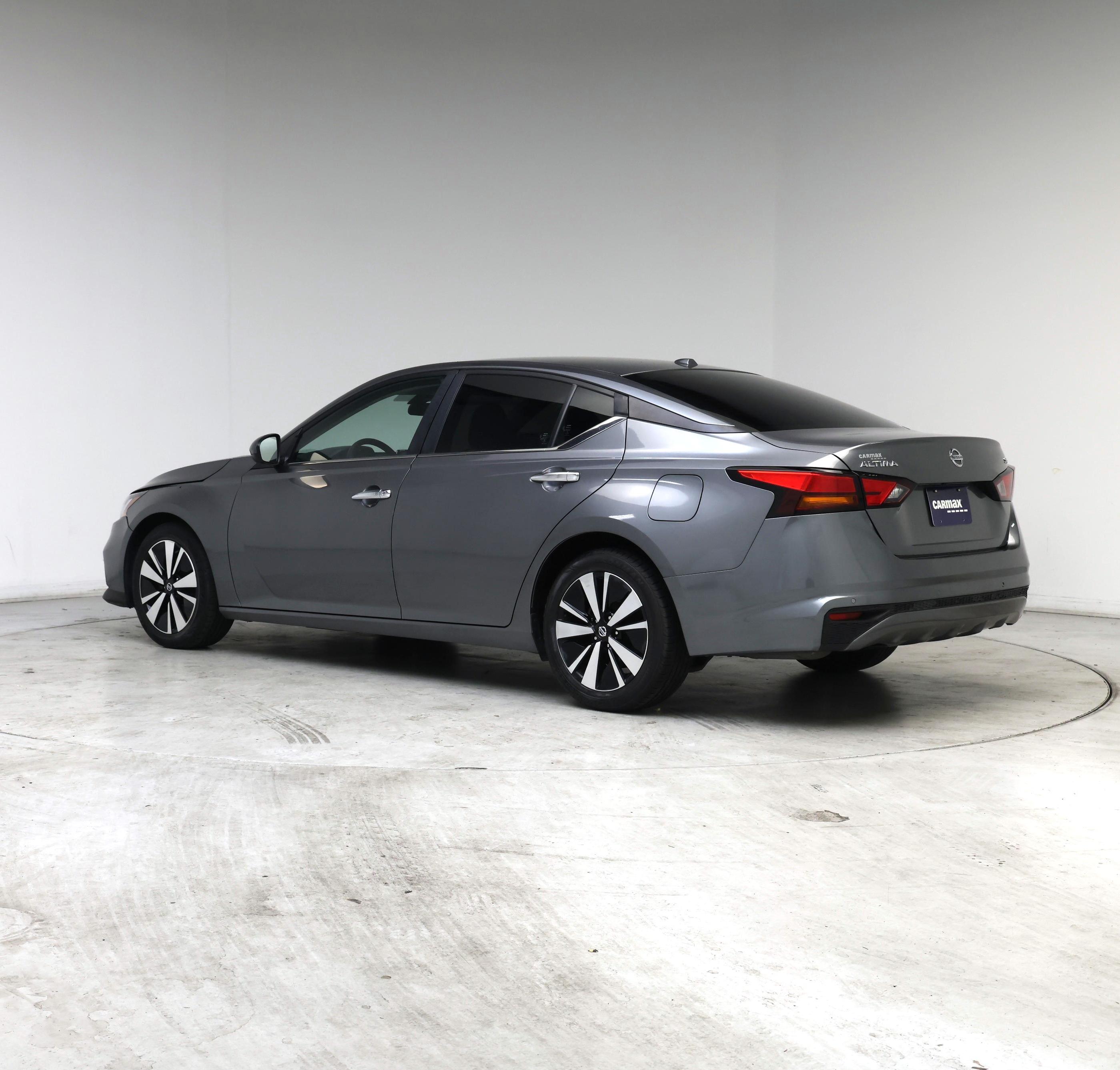 Thumbnail: 2022 Nissan Altima - 2