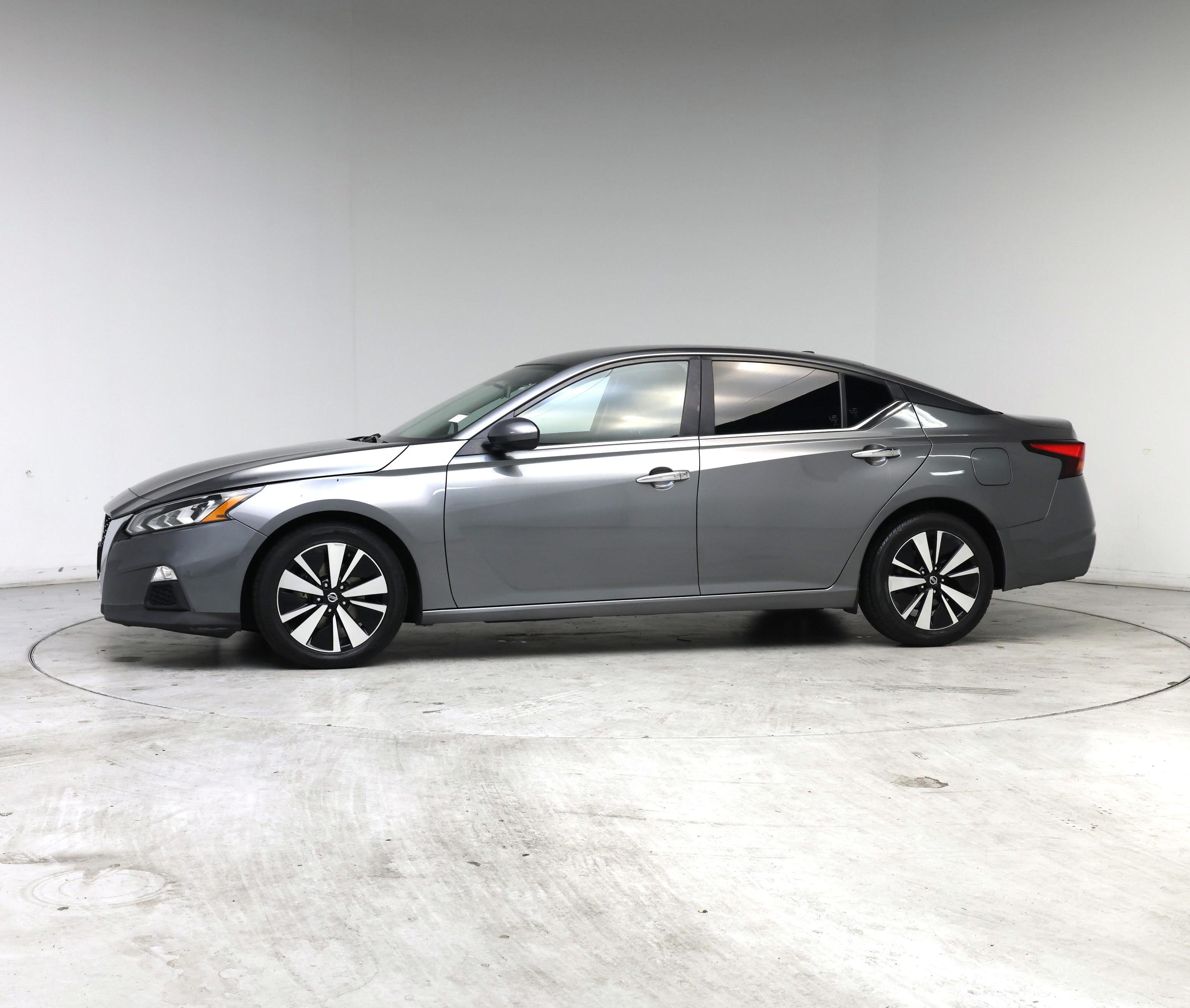 Thumbnail: 2022 Nissan Altima - 3