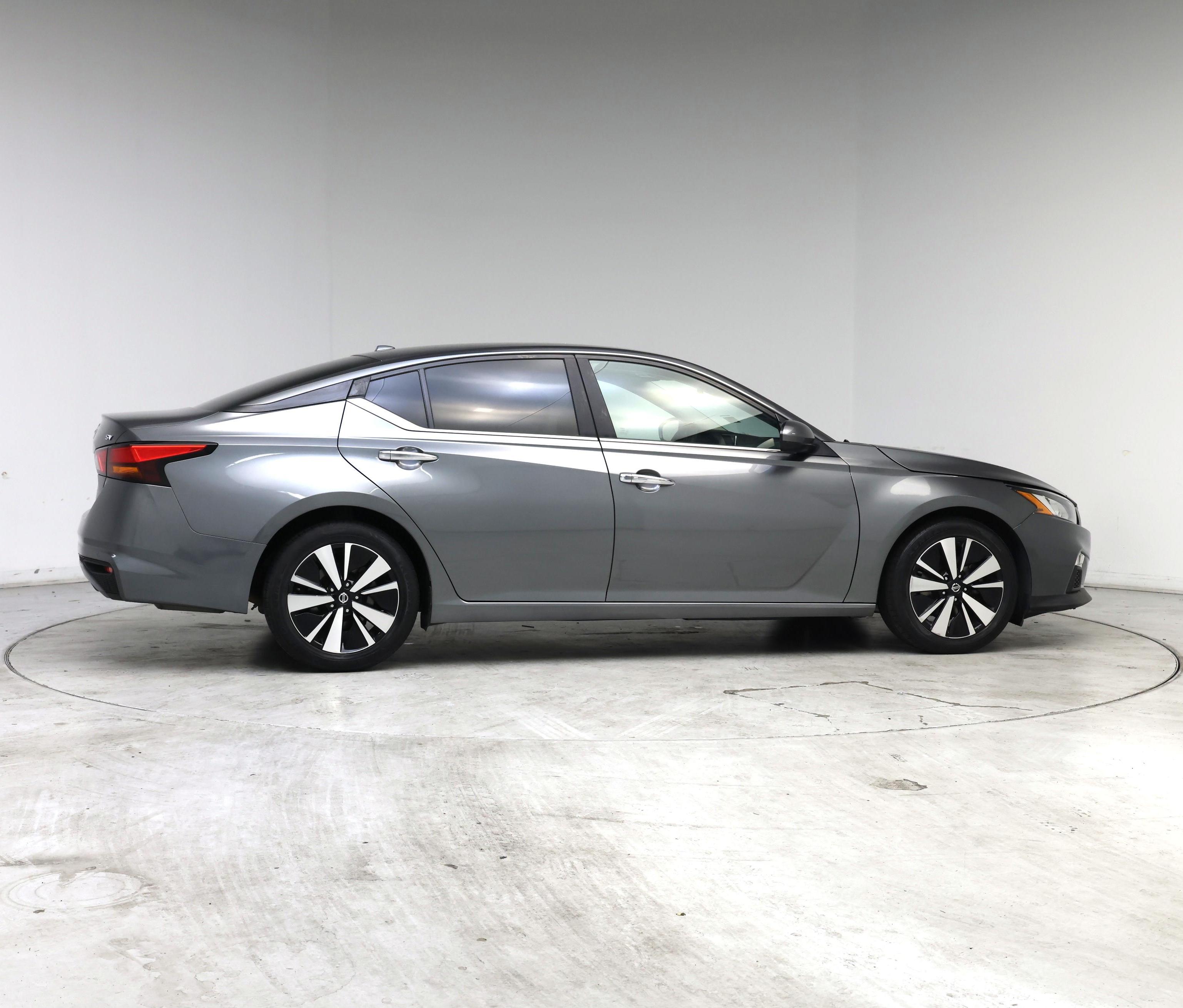 Thumbnail: 2022 Nissan Altima - 7