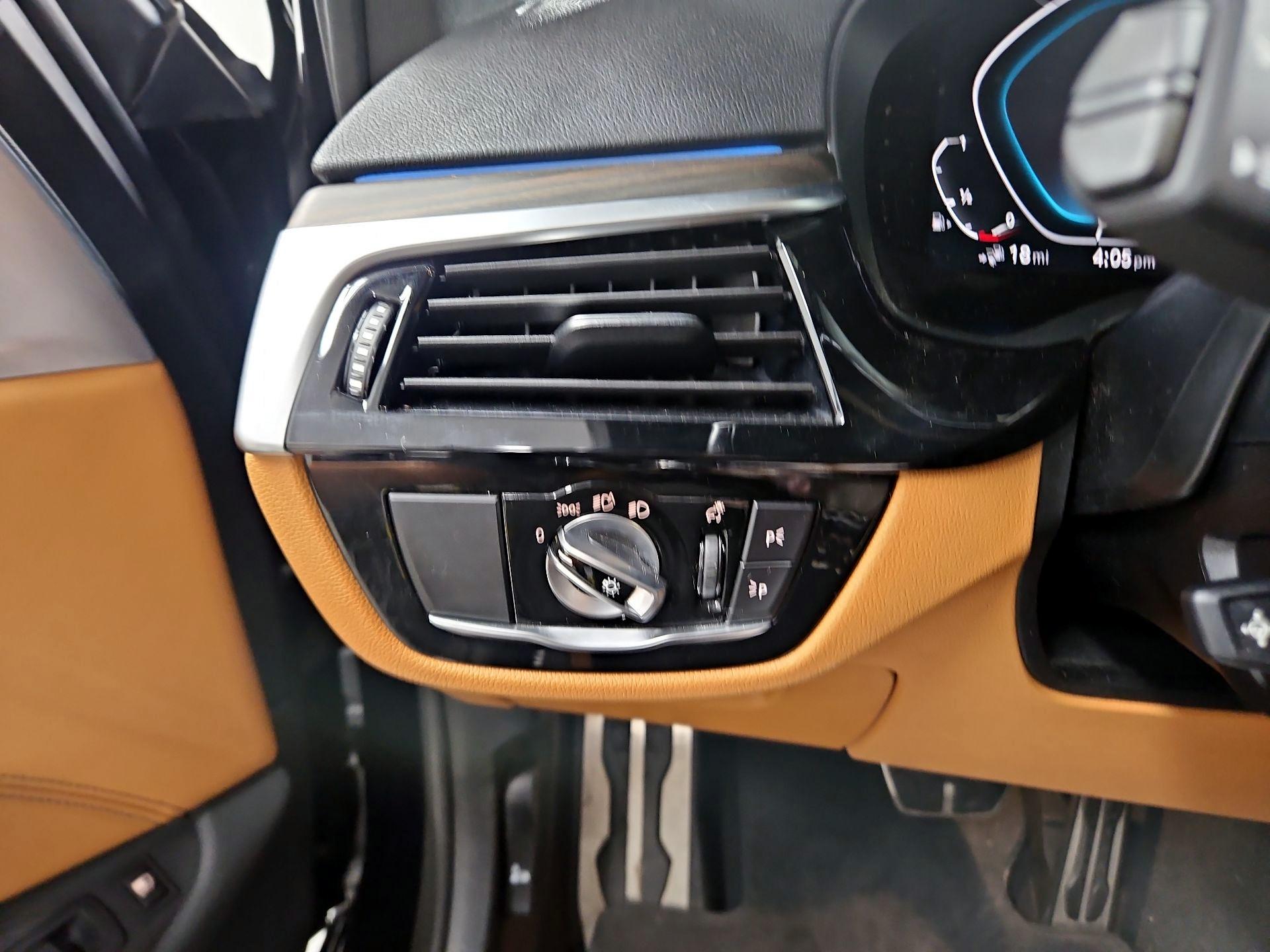 Thumbnail: 2023 BMW 5 Series - 13