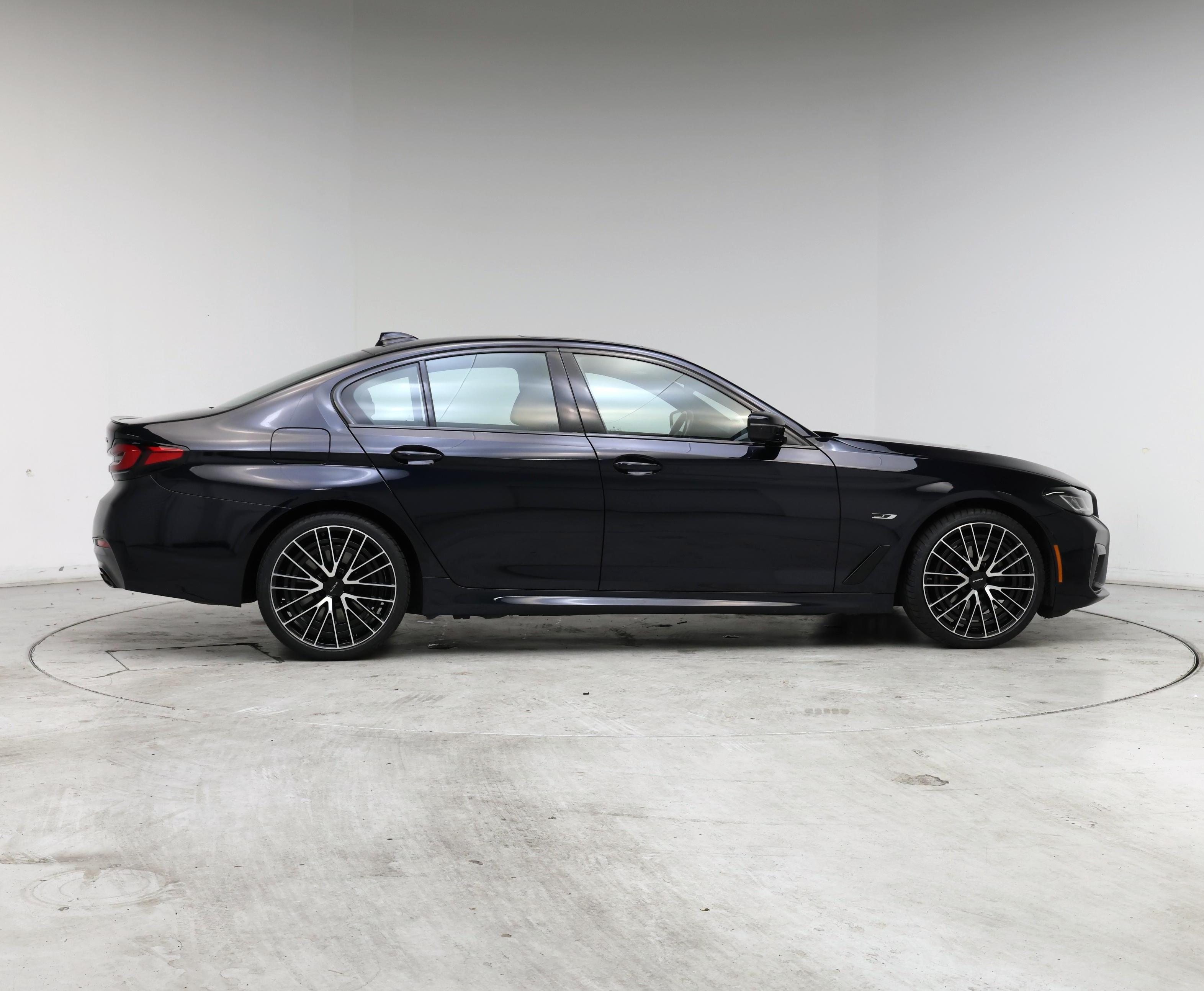 Thumbnail: 2023 BMW 5 Series - 7