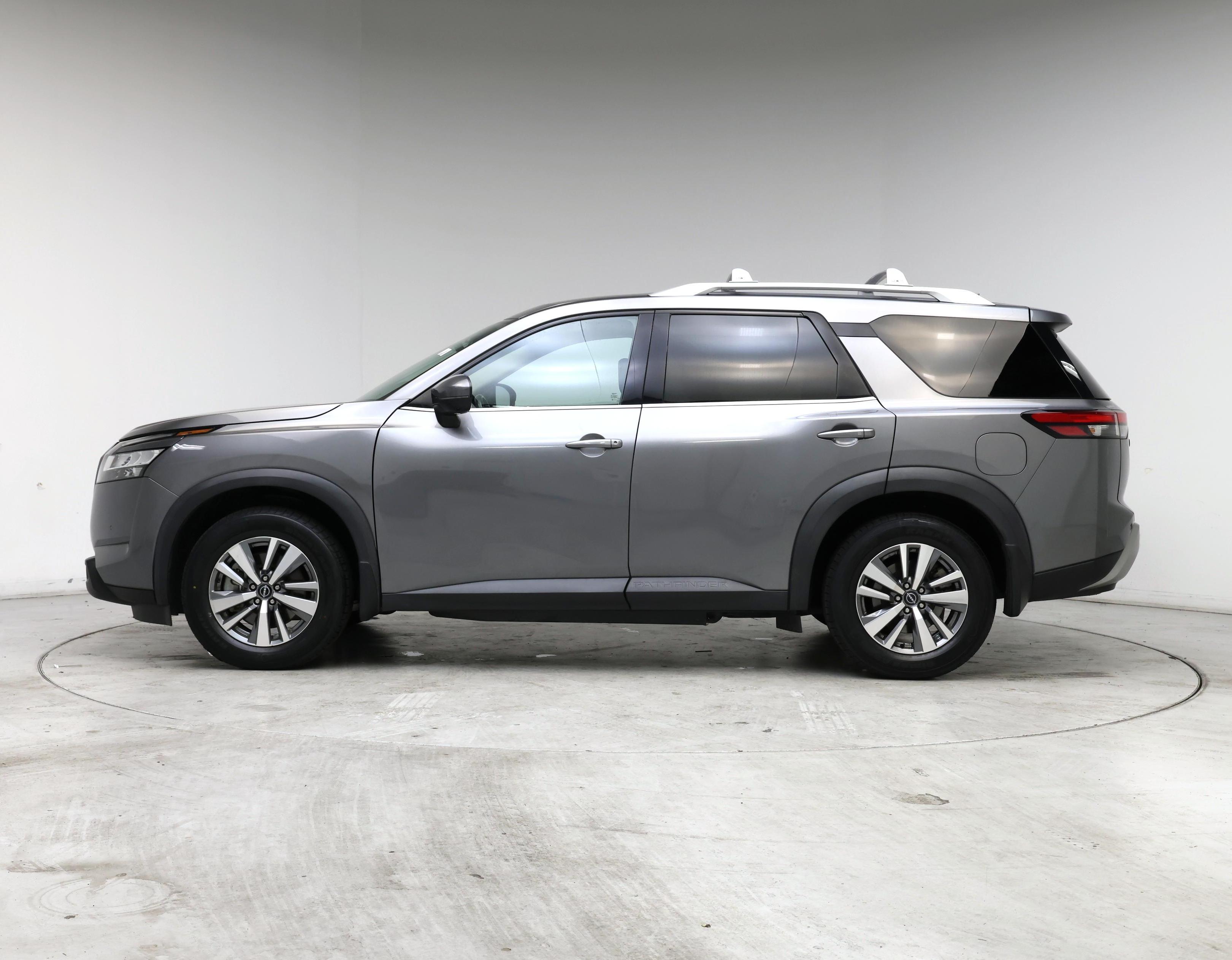 Thumbnail: 2022 Nissan Pathfinder - 3