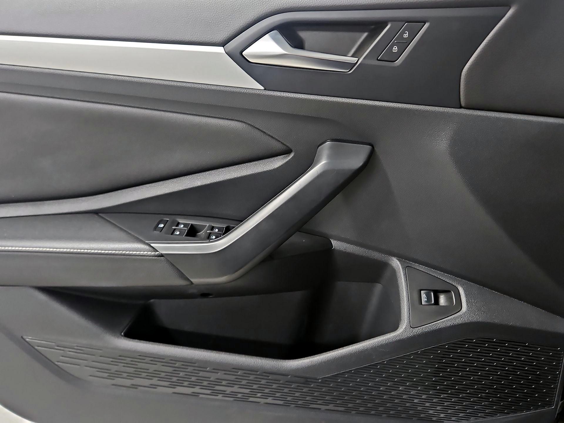 Thumbnail: 2025 Volkswagen Jetta - 12