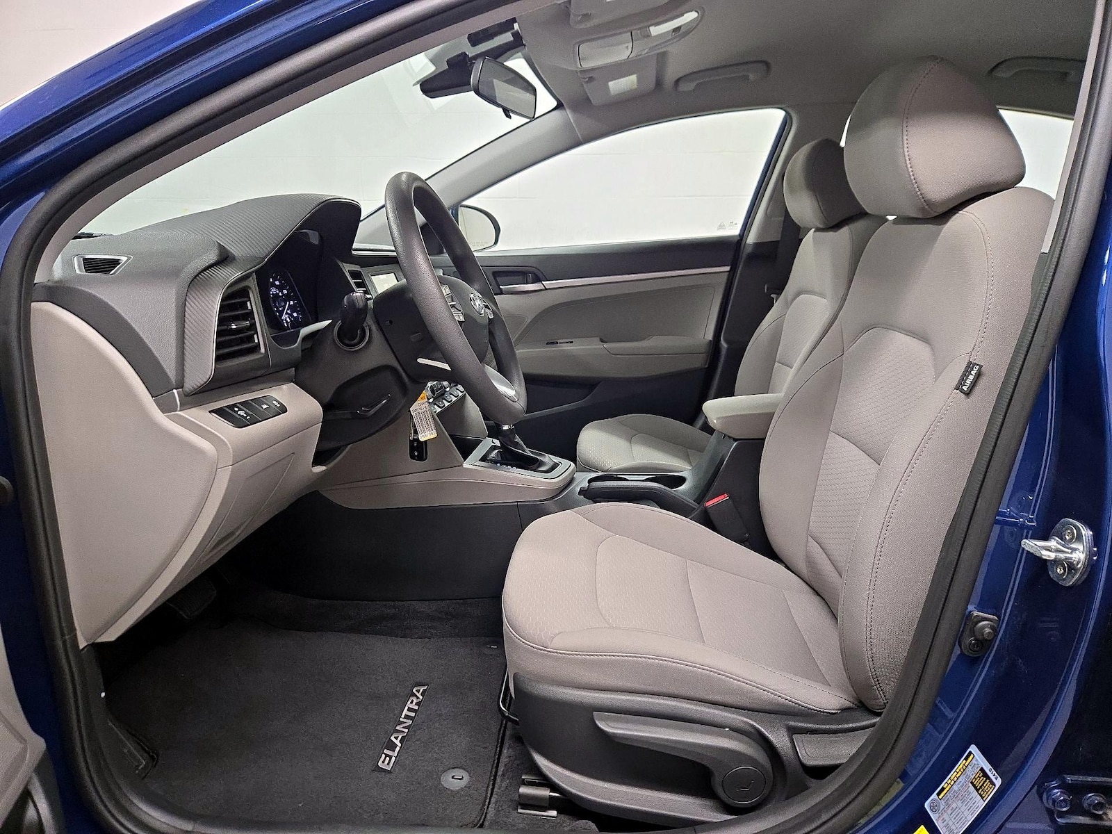 2020 Hyundai Elantra SE - Photo 12