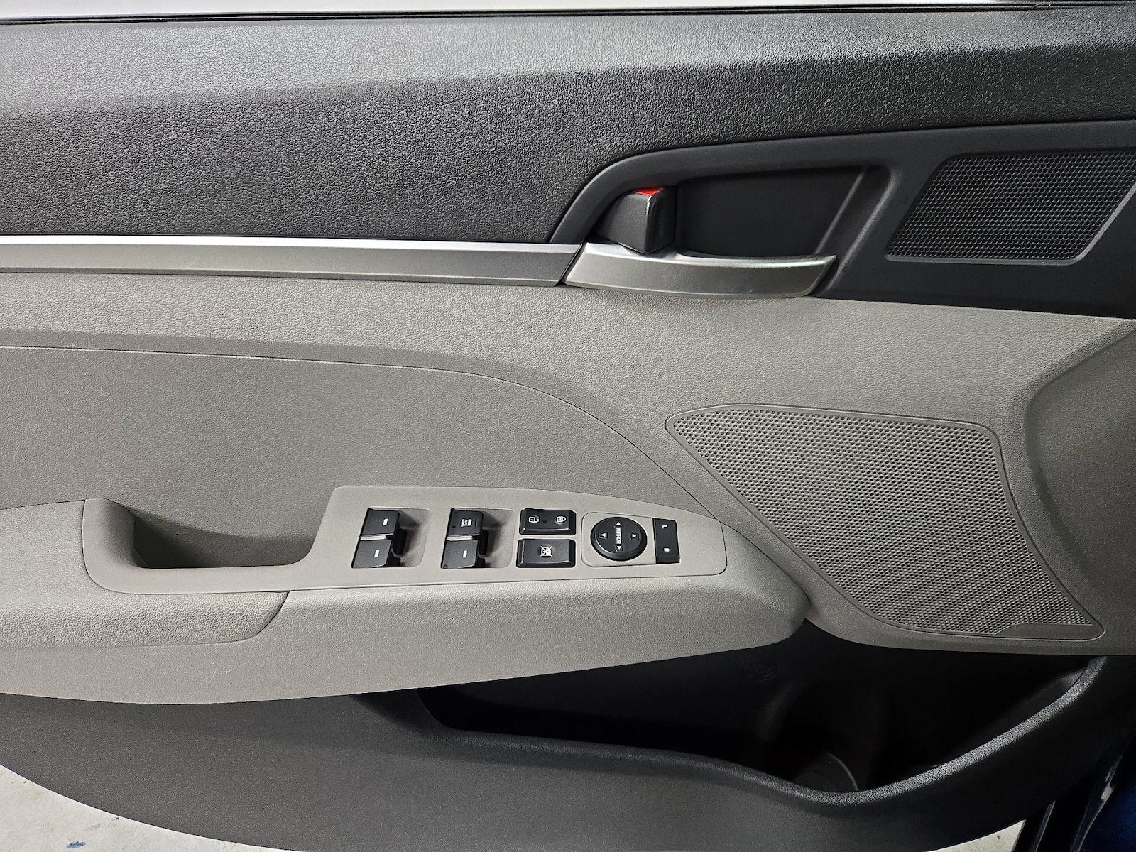 2020 Hyundai Elantra SE - Photo 13