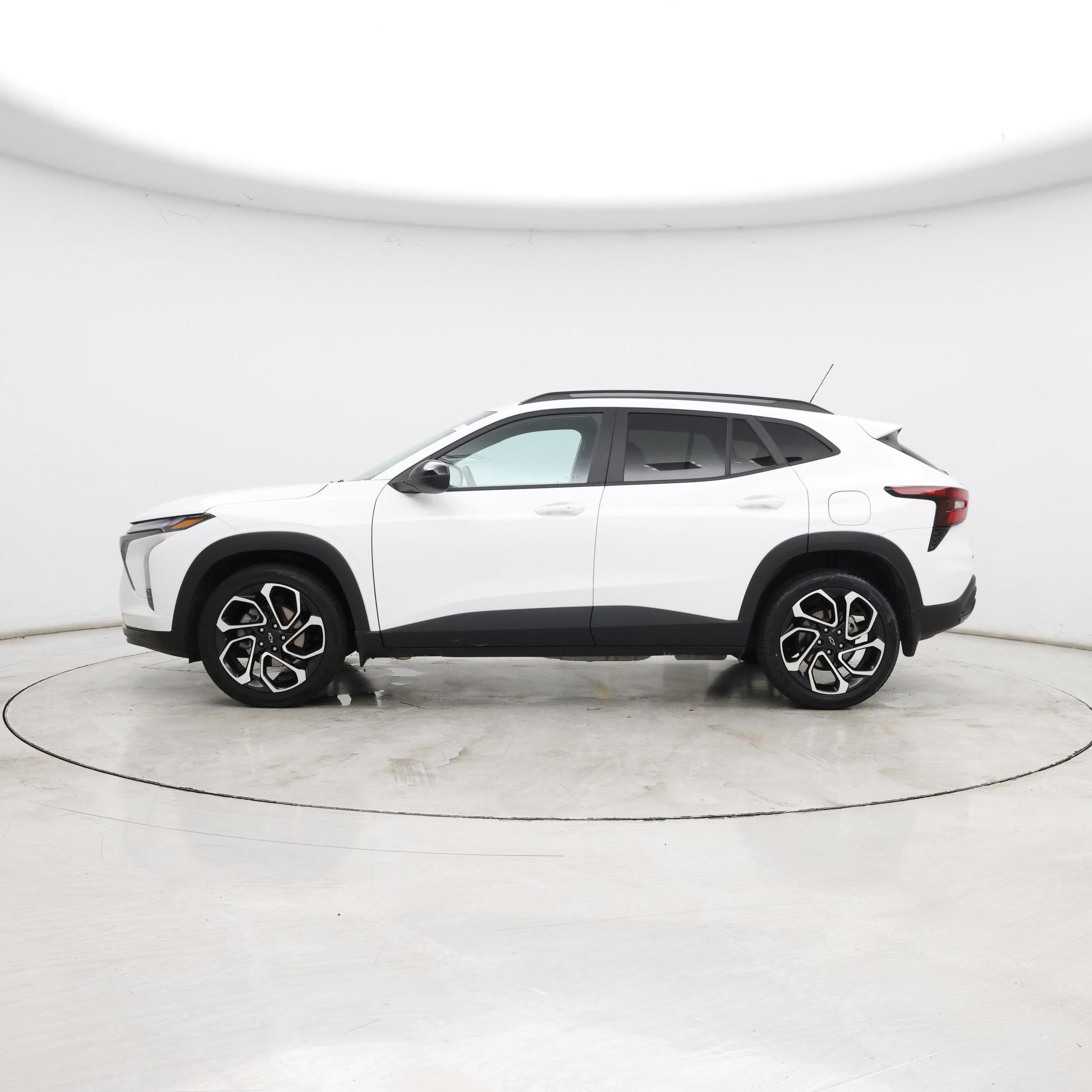Thumbnail: 2025 Chevrolet Trax - 3
