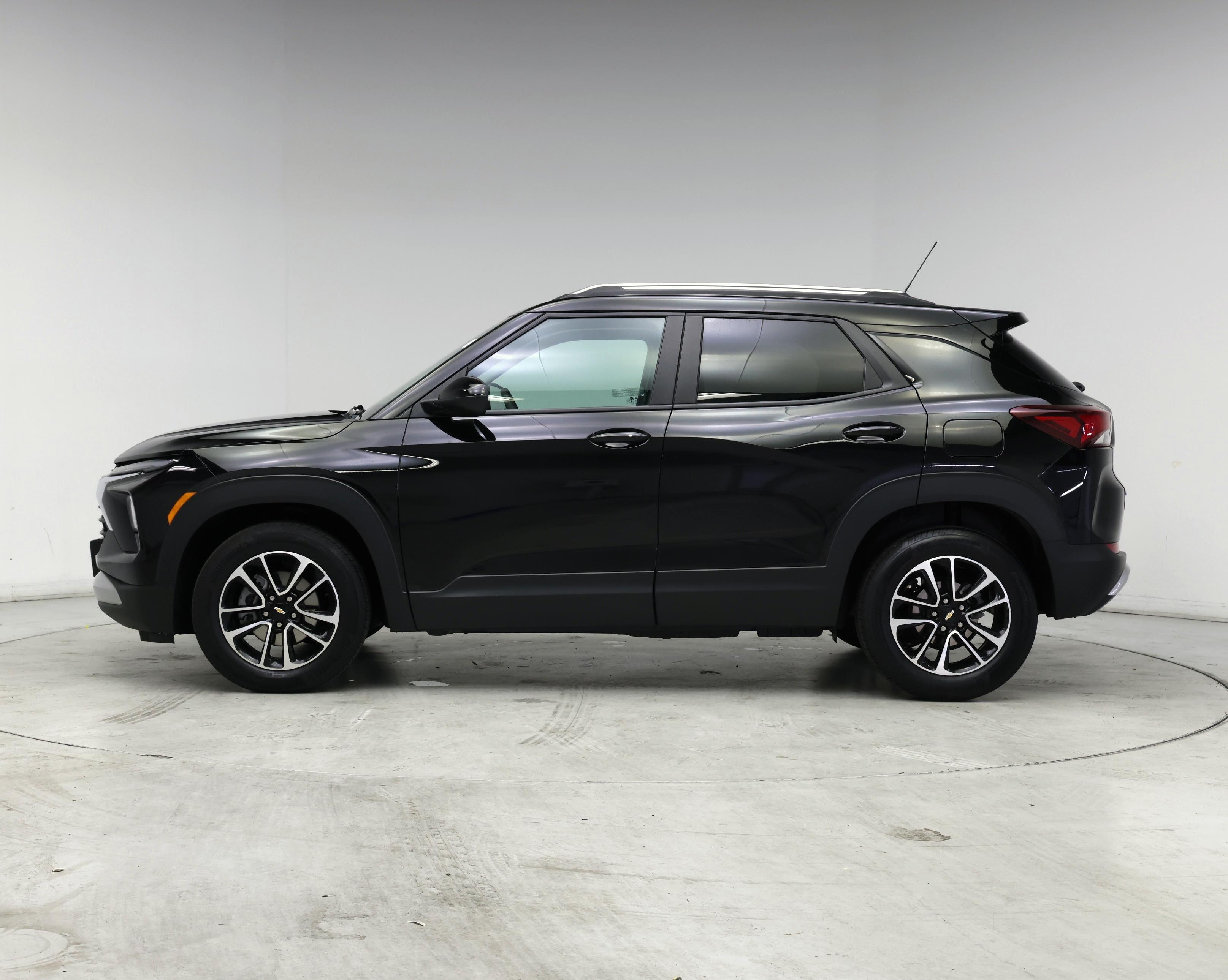 Thumbnail: 2025 Chevrolet TrailBlazer - 3