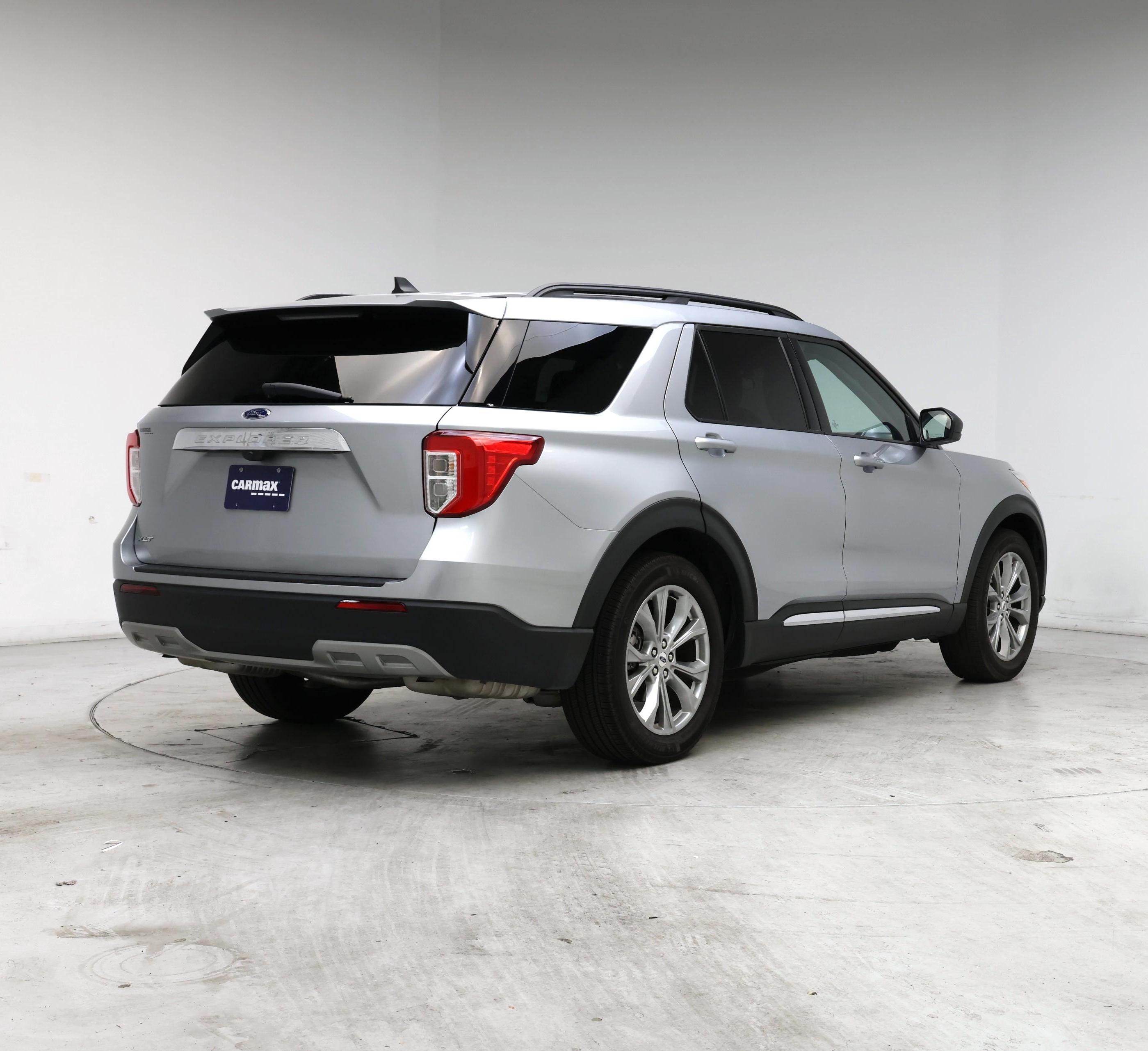 Thumbnail: 2023 Ford Explorer - 8