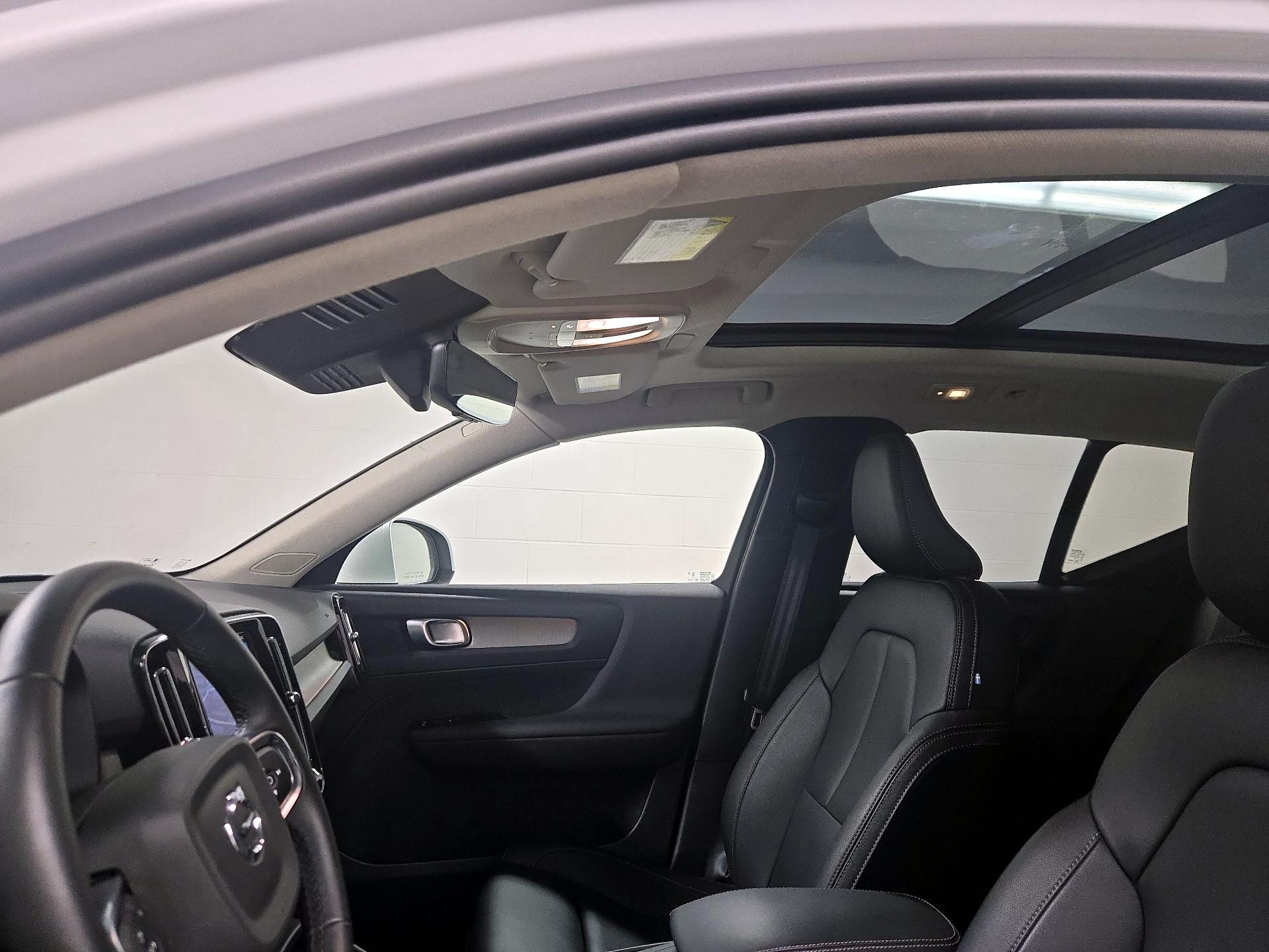 Thumbnail: 2025 Volvo XC40 - 20