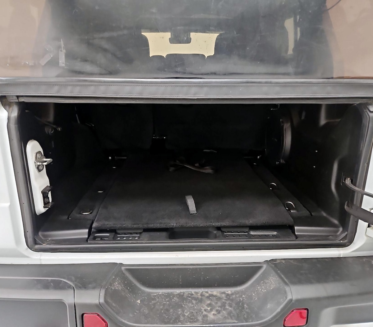 Trunk/Cargo (Seats Up)