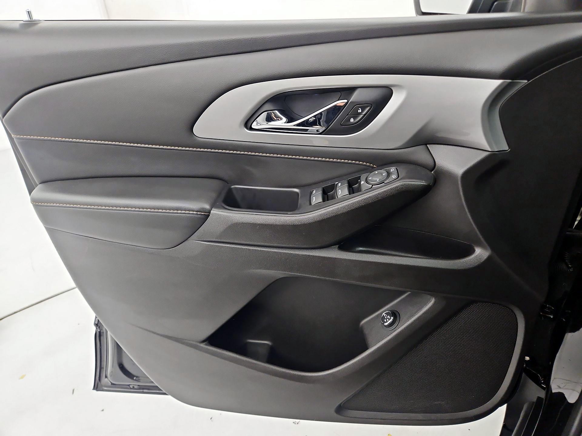 Thumbnail: 2021 Chevrolet Traverse - 12