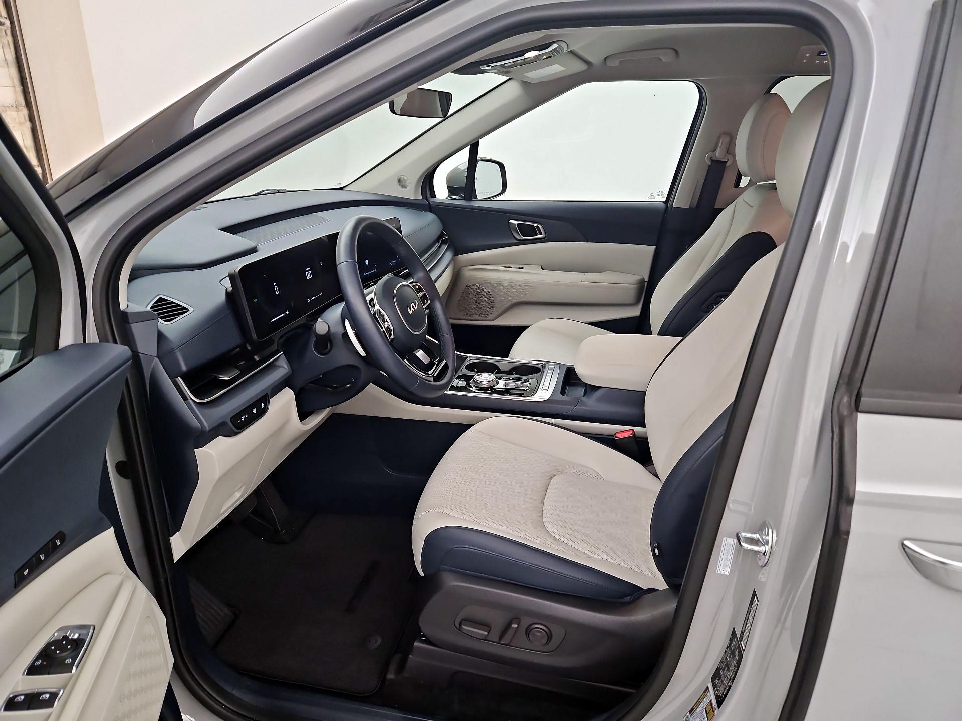 Thumbnail: 2025 Kia Carnival - 11