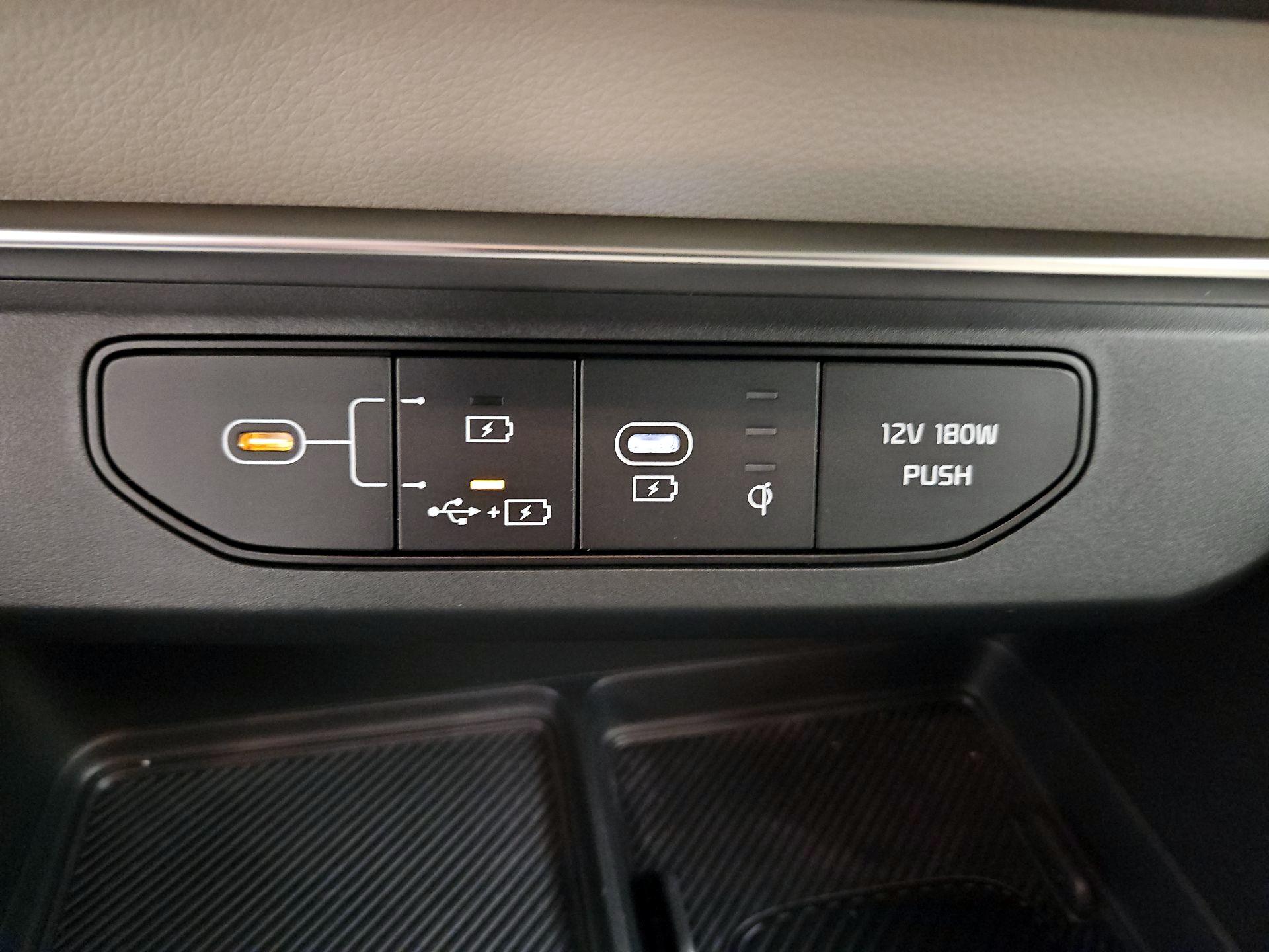 Thumbnail: 2025 Kia Carnival - 19