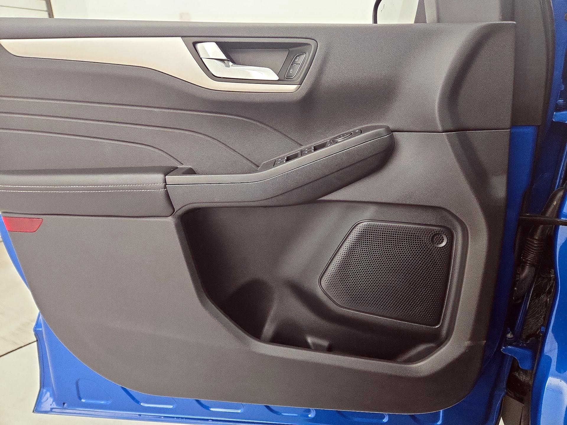 Thumbnail: 2021 Ford Escape - 12