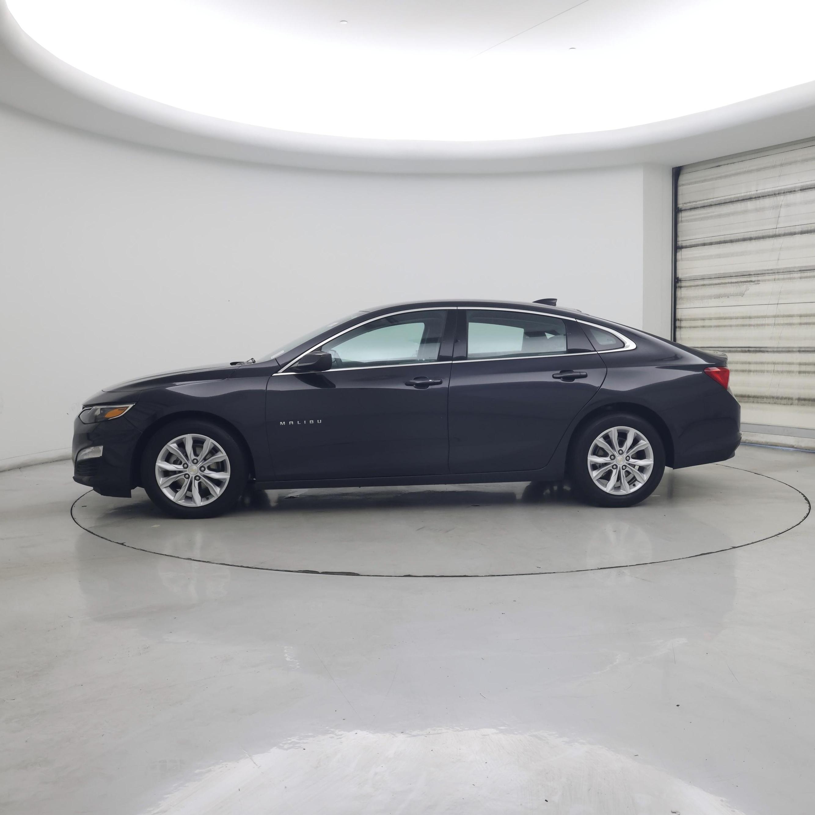 Thumbnail: 2023 Chevrolet Malibu - 3