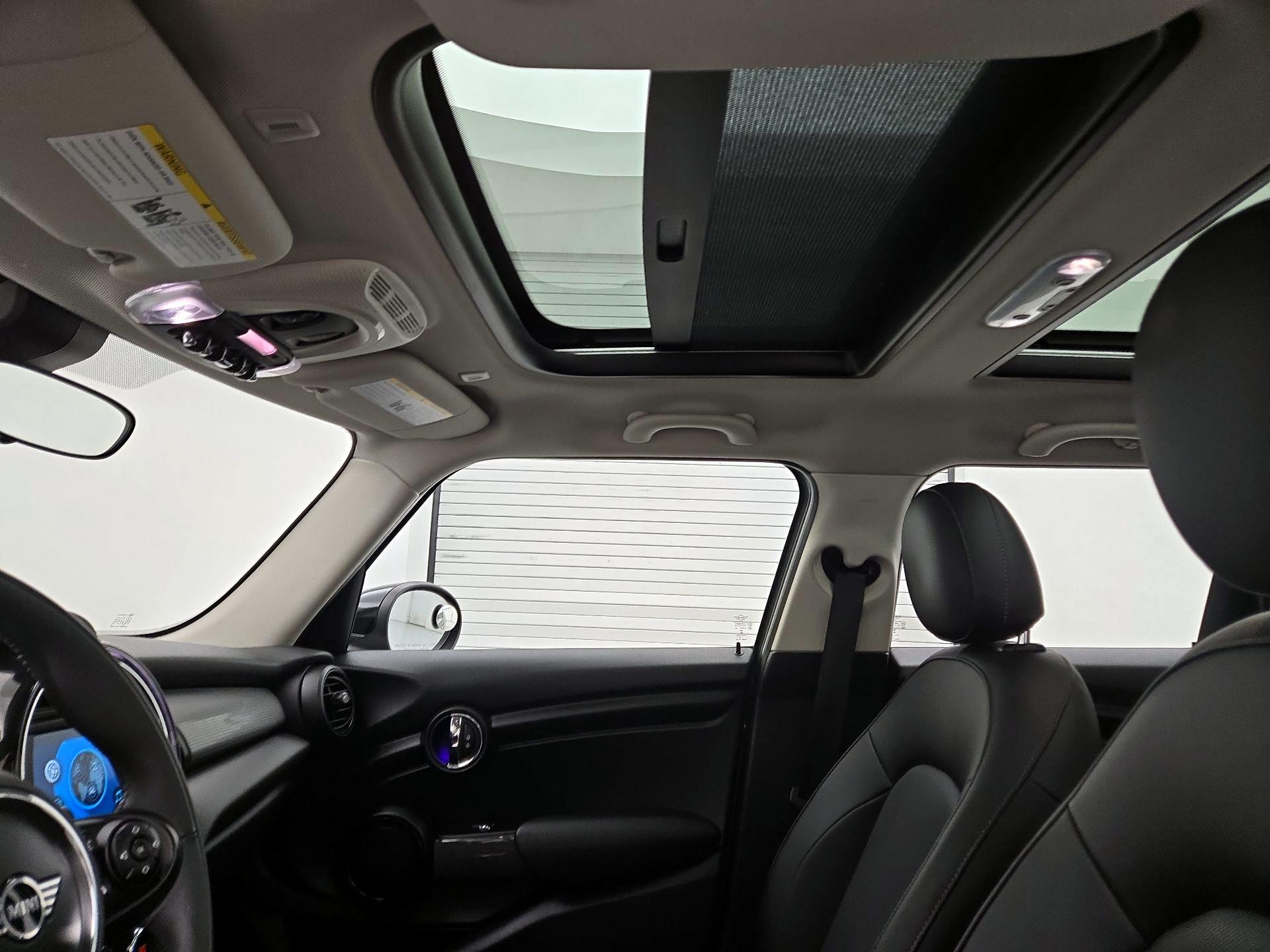 Thumbnail: 2020 MINI Cooper Hardtop - 18