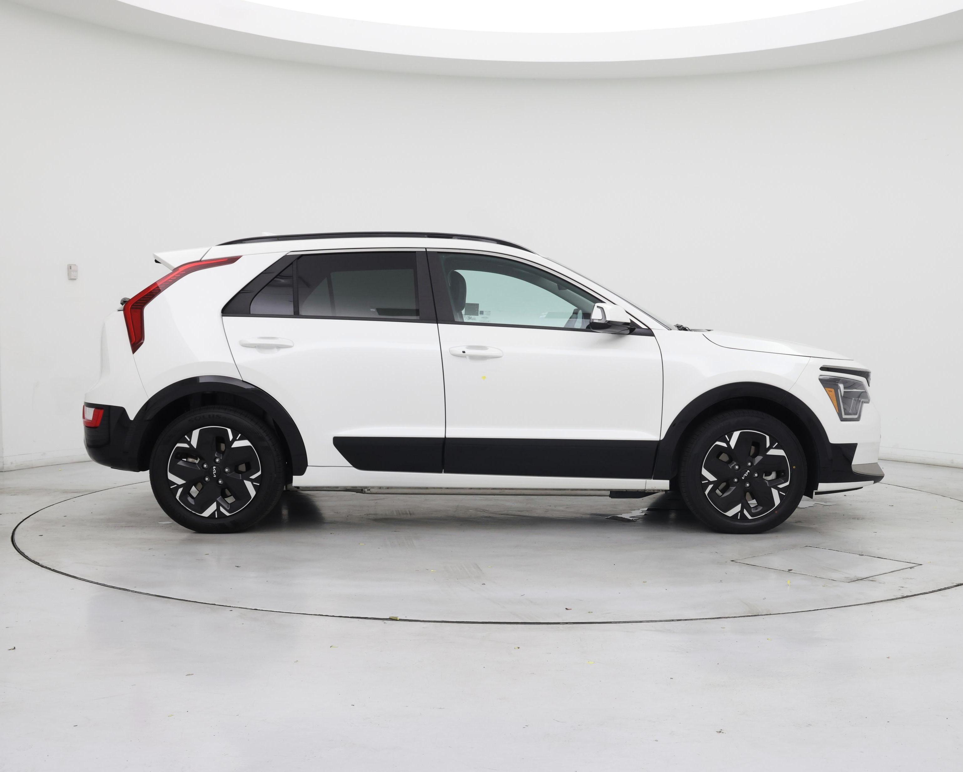 Thumbnail: 2024 Kia Niro - 7