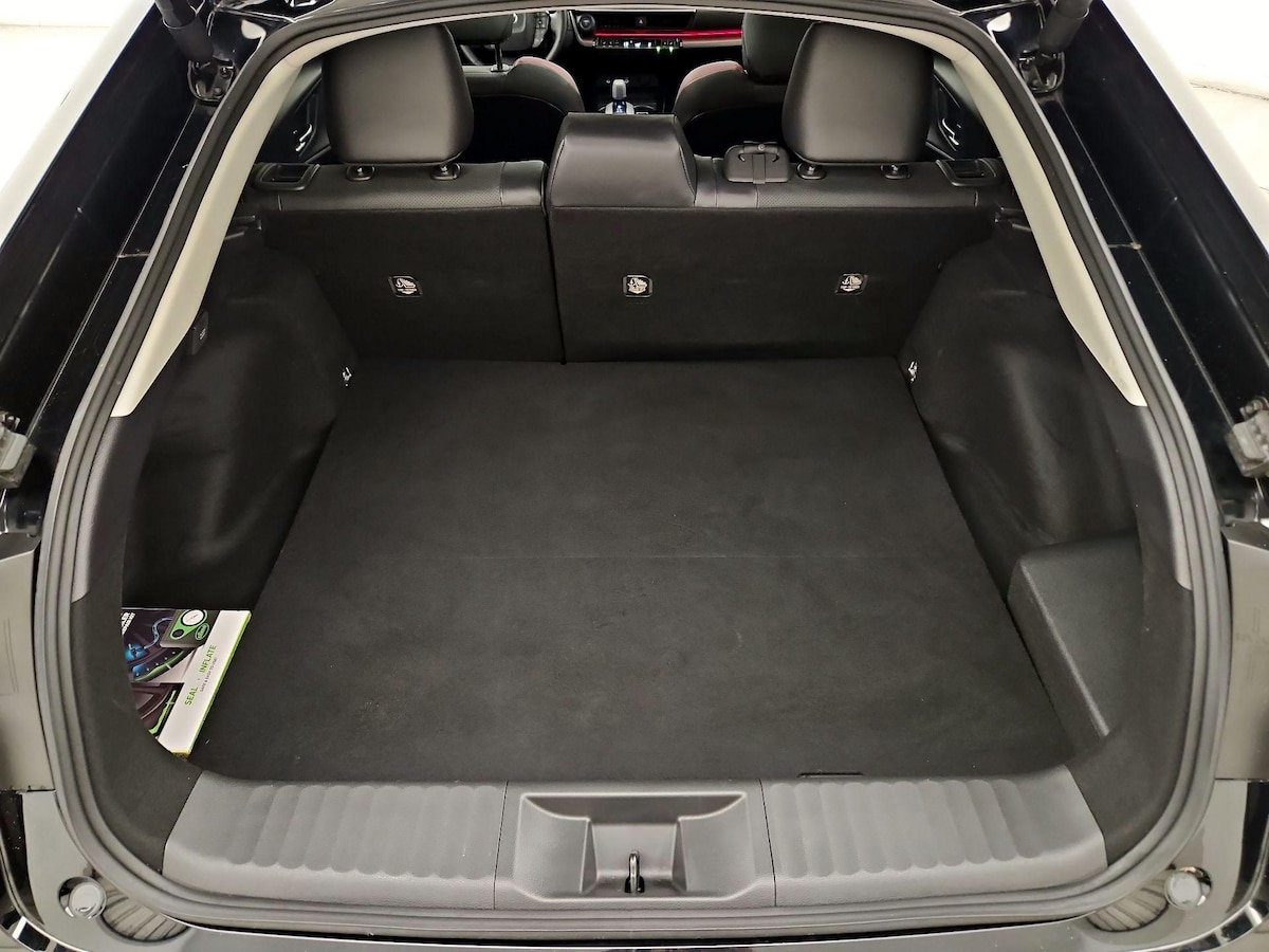 Trunk/Cargo (Seats Up)