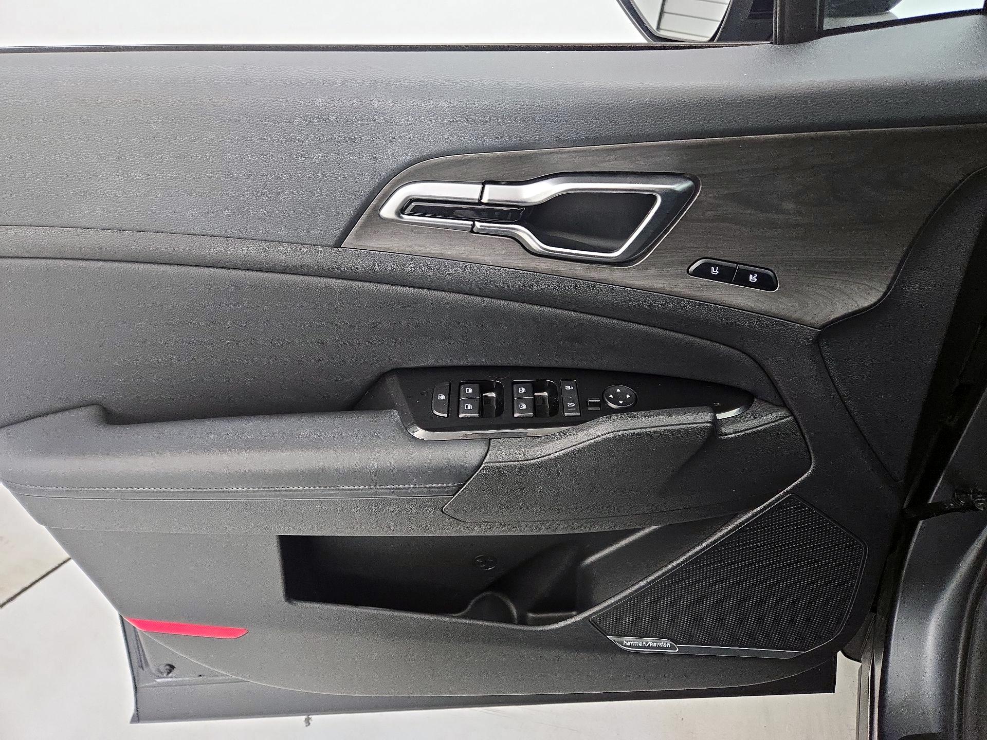 Thumbnail: 2023 Kia Sportage - 12