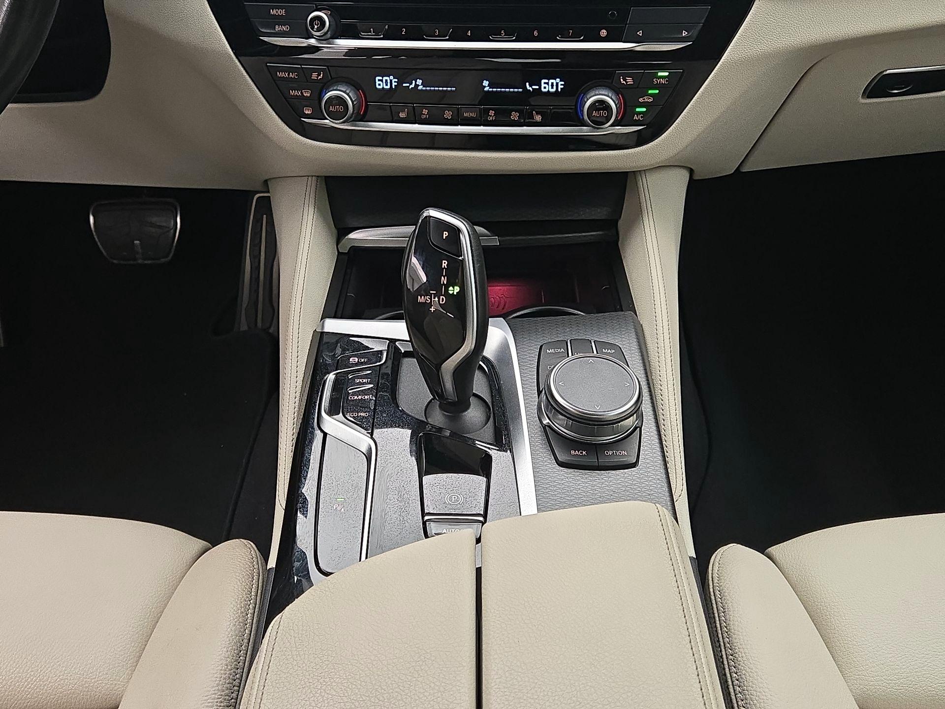 Thumbnail: 2023 BMW 5 Series - 18