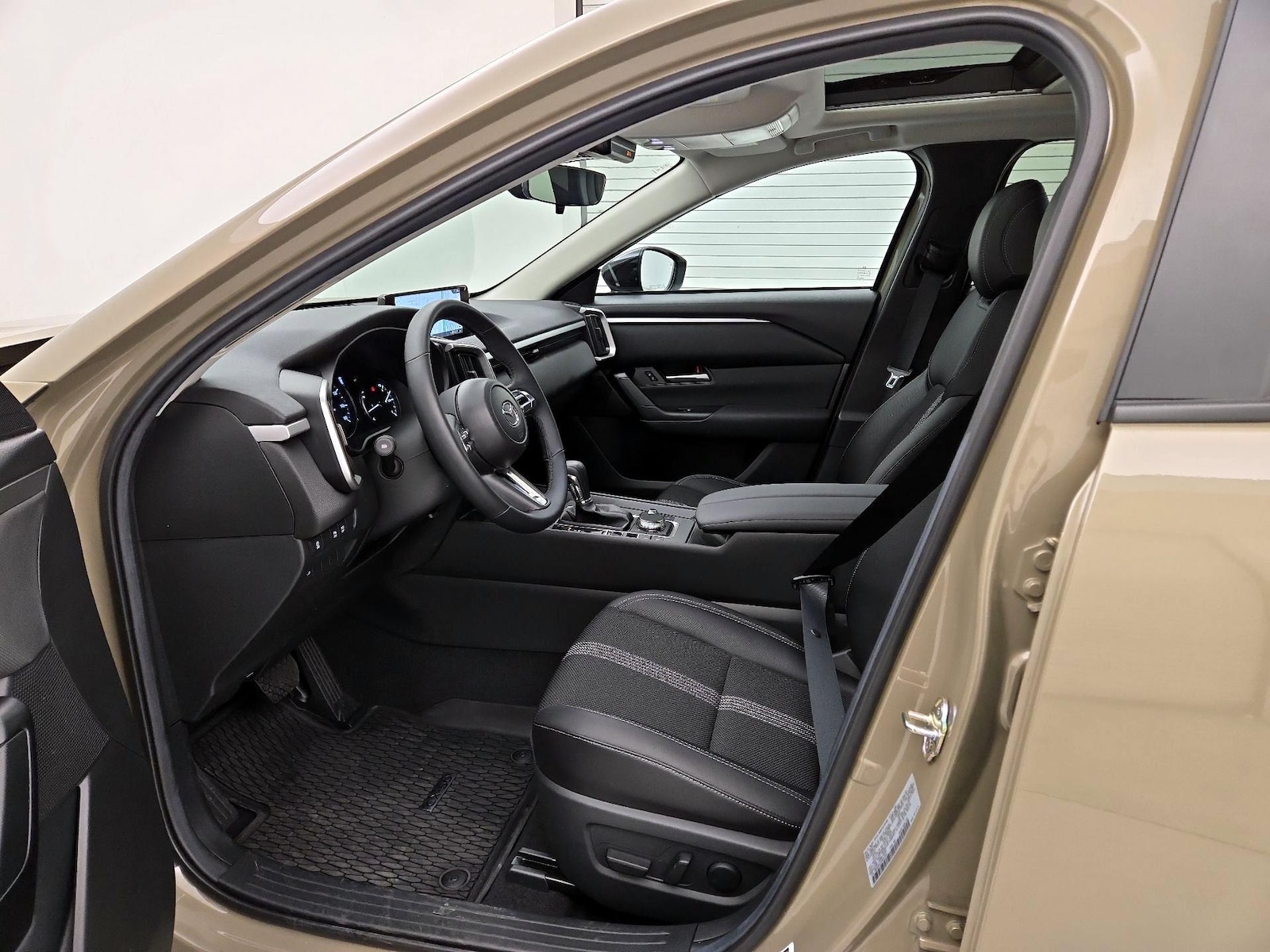 Side Airbags & Leatherette Seats