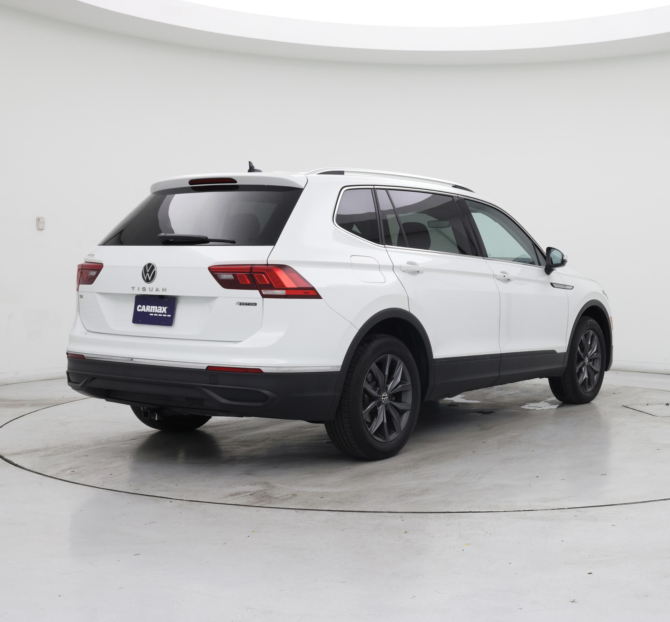 Thumbnail: 2024 Volkswagen Tiguan - 8