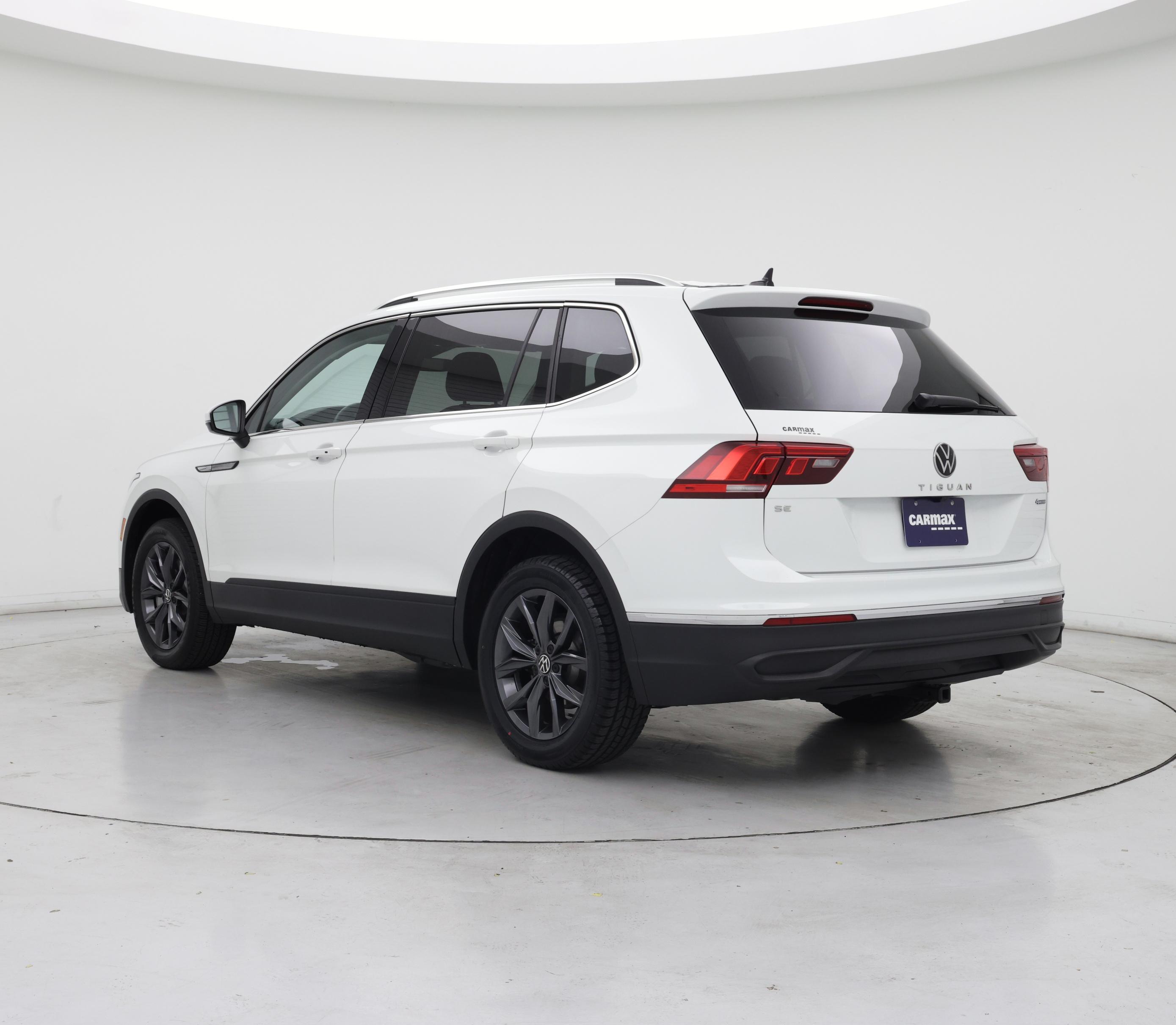 Thumbnail: 2024 Volkswagen Tiguan - 2