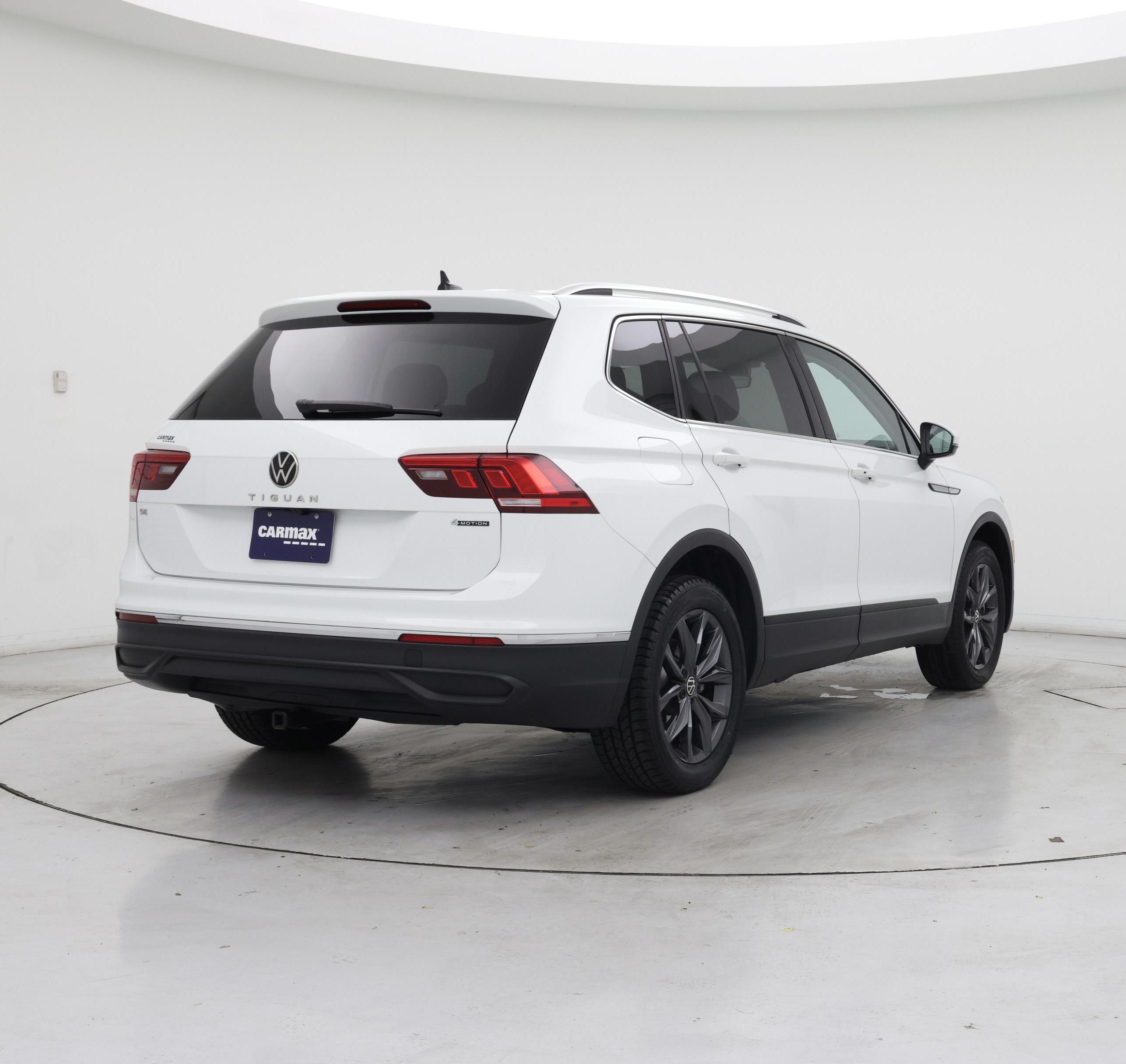 Thumbnail: 2024 Volkswagen Tiguan - 8