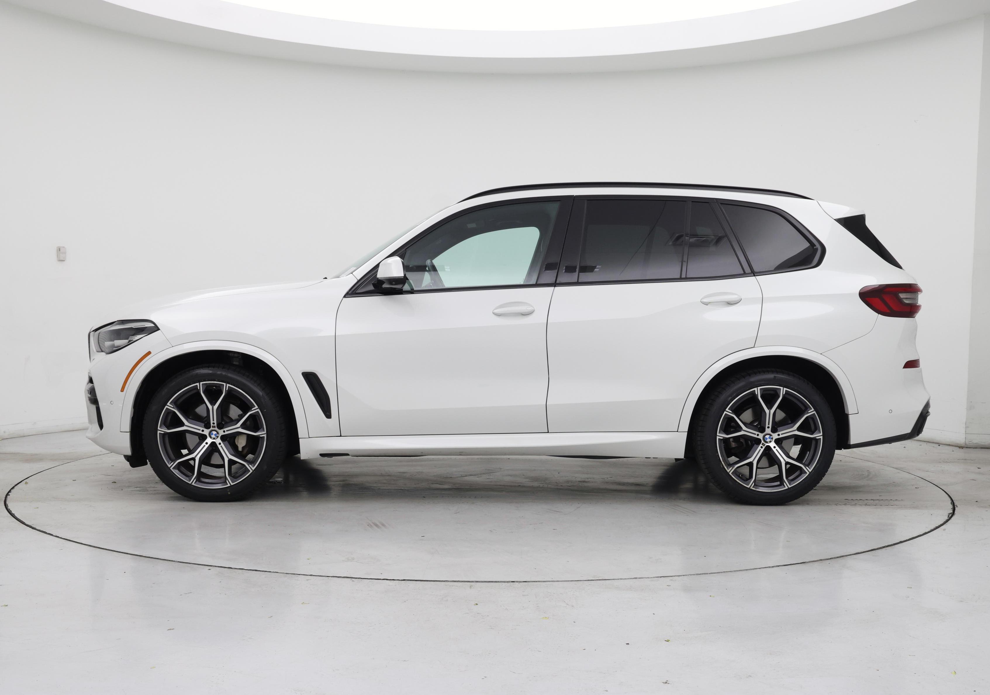 Thumbnail: 2022 BMW X5 - 3