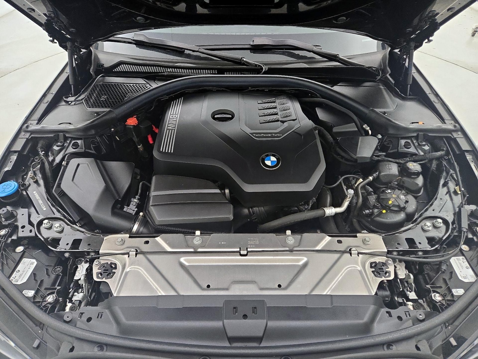 2024 BMW 3 Series 330i - Photo 23