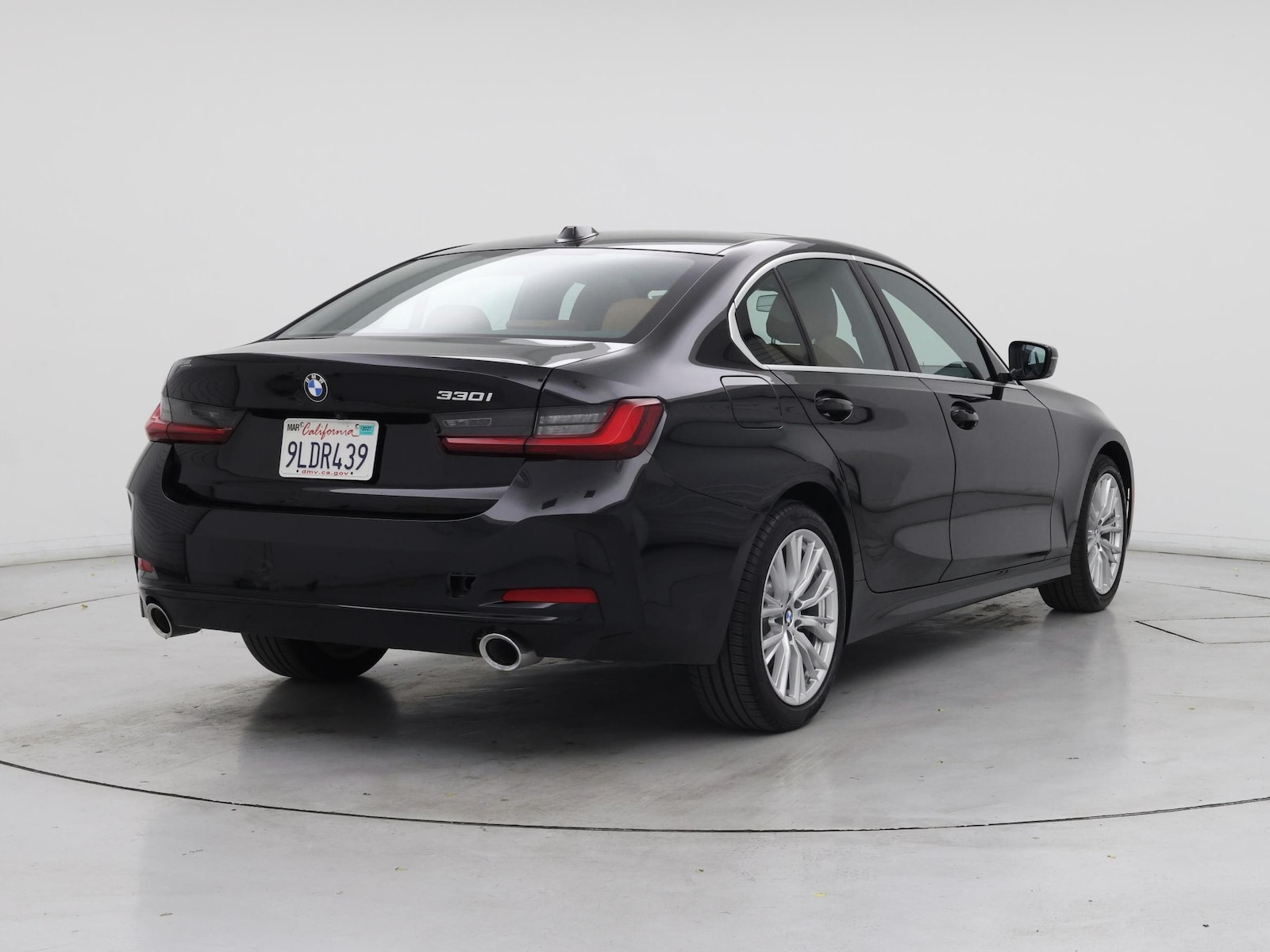 2024 BMW 3 Series 330i - Photo 9