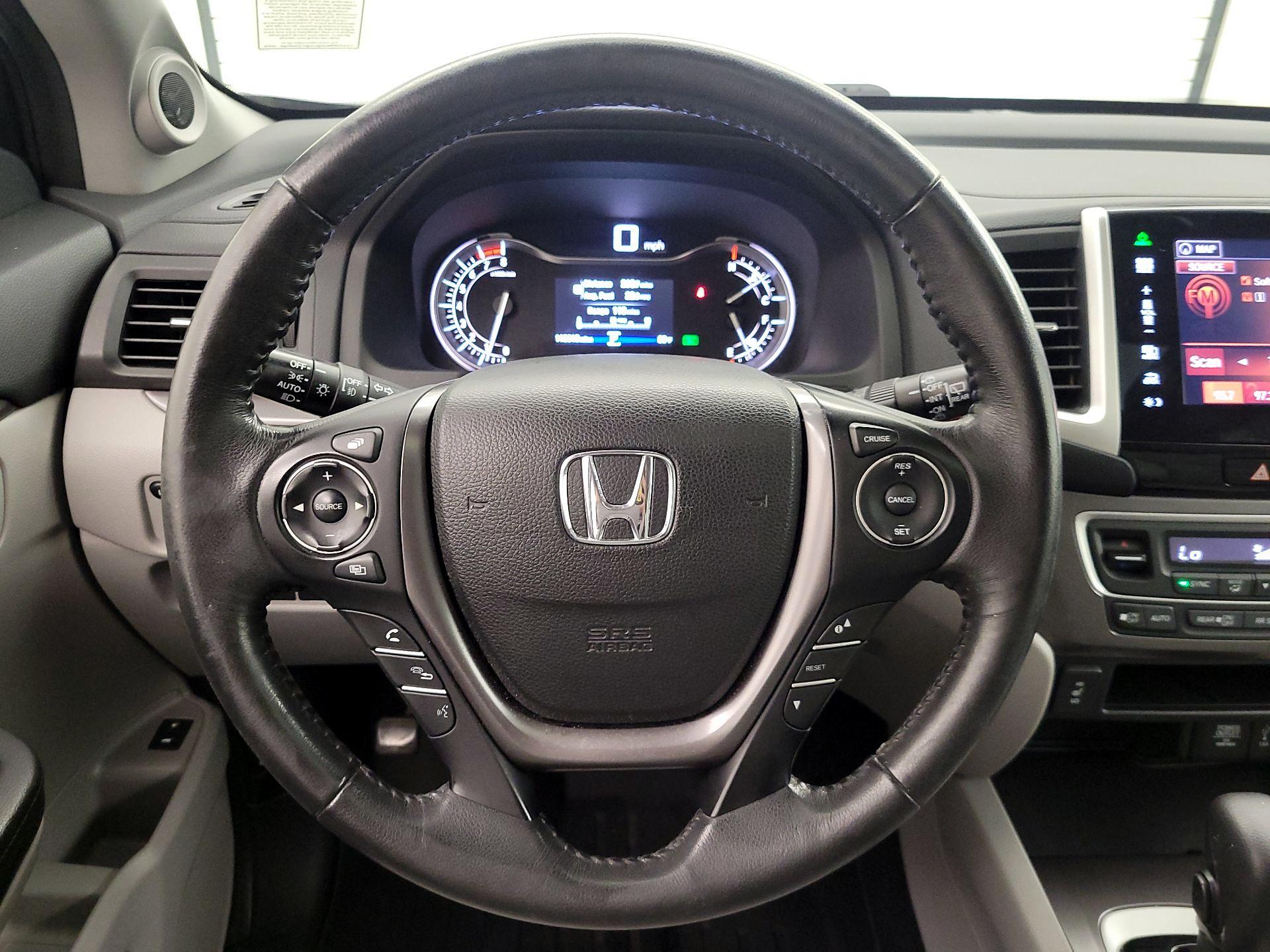 Thumbnail: 2016 Honda Pilot - 10