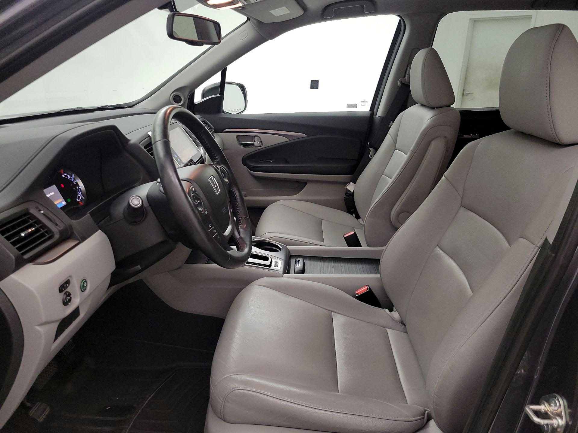 Thumbnail: 2016 Honda Pilot - 11