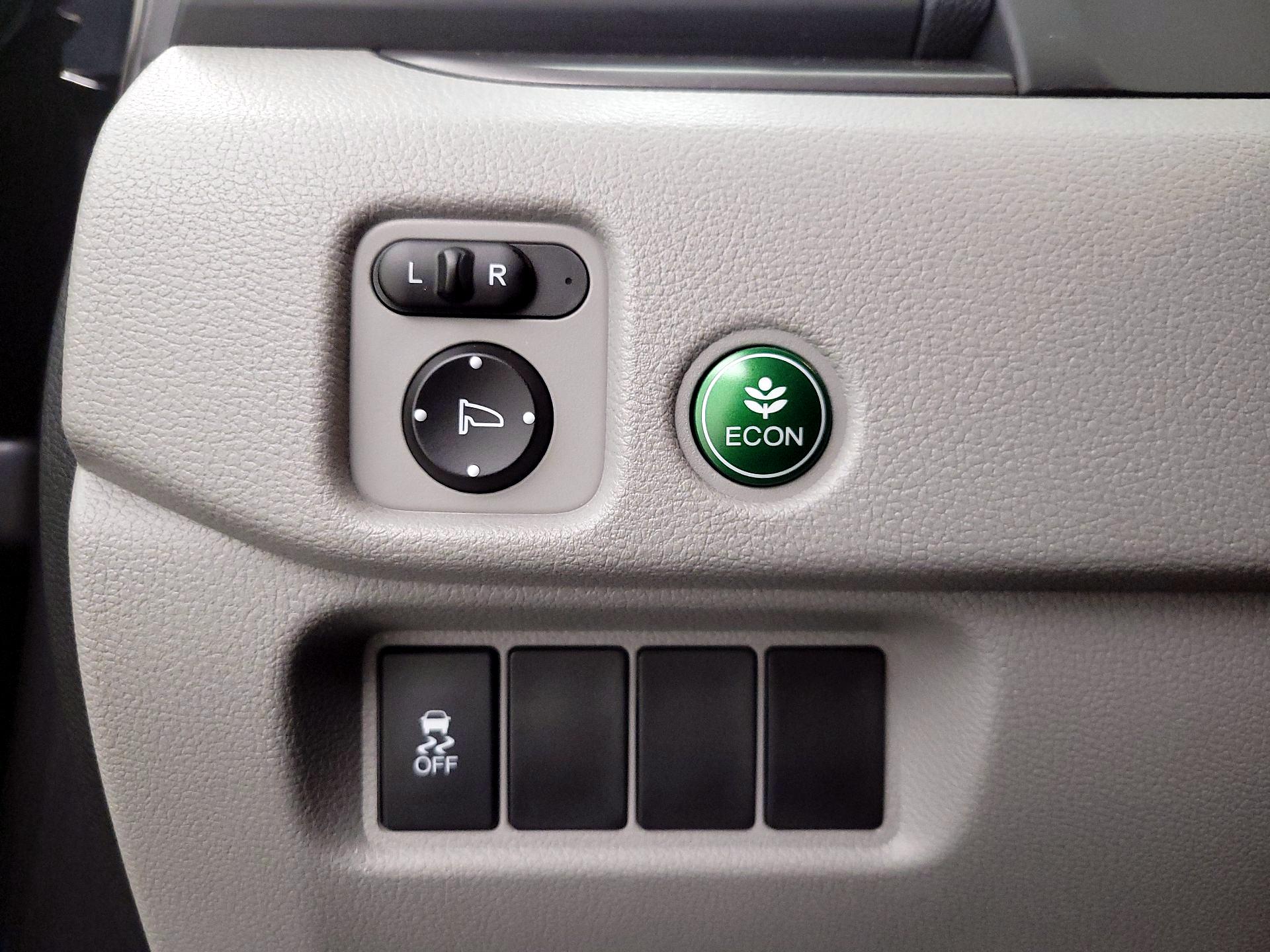 Thumbnail: 2016 Honda Pilot - 13