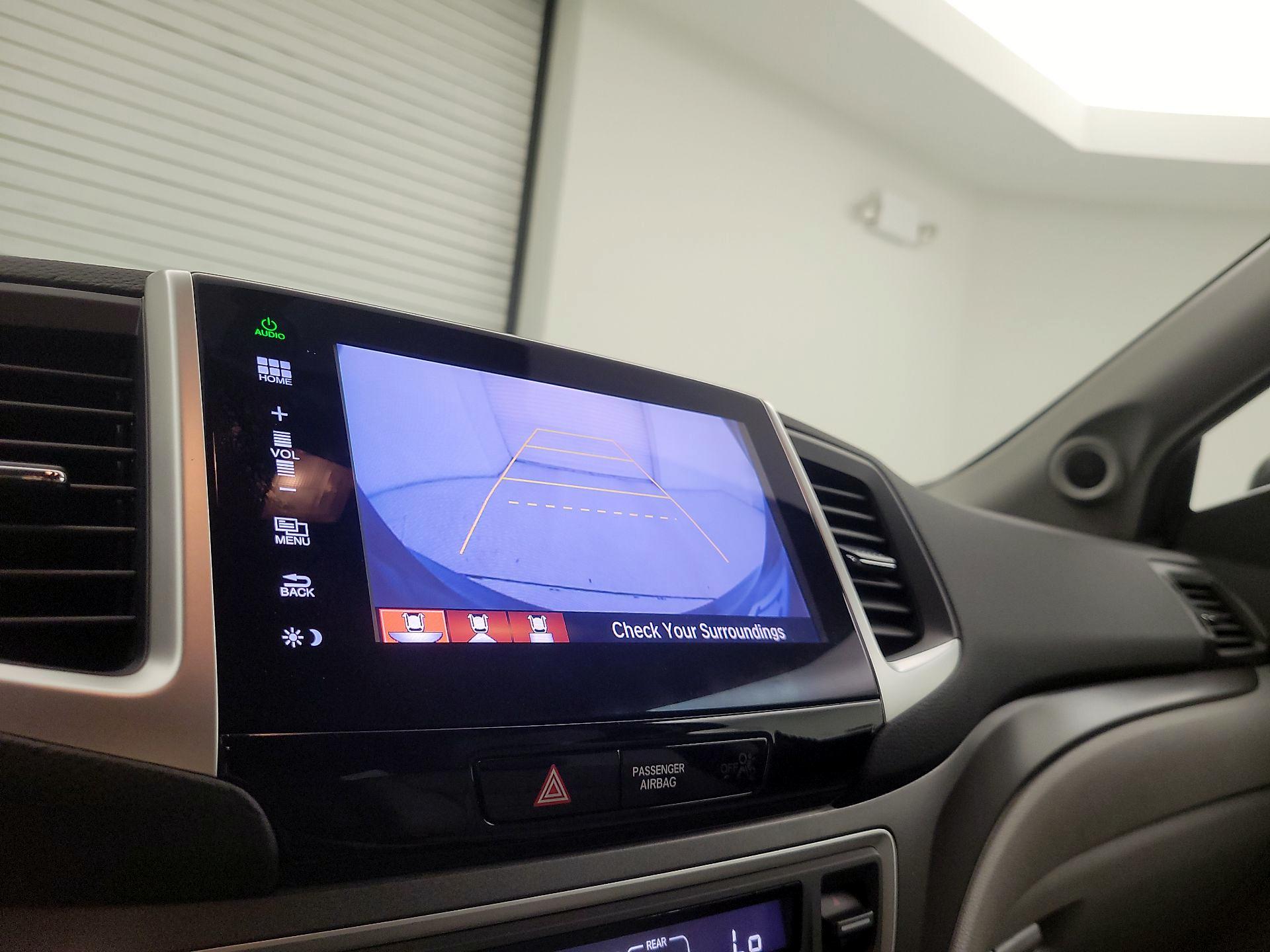 Thumbnail: 2016 Honda Pilot - 15