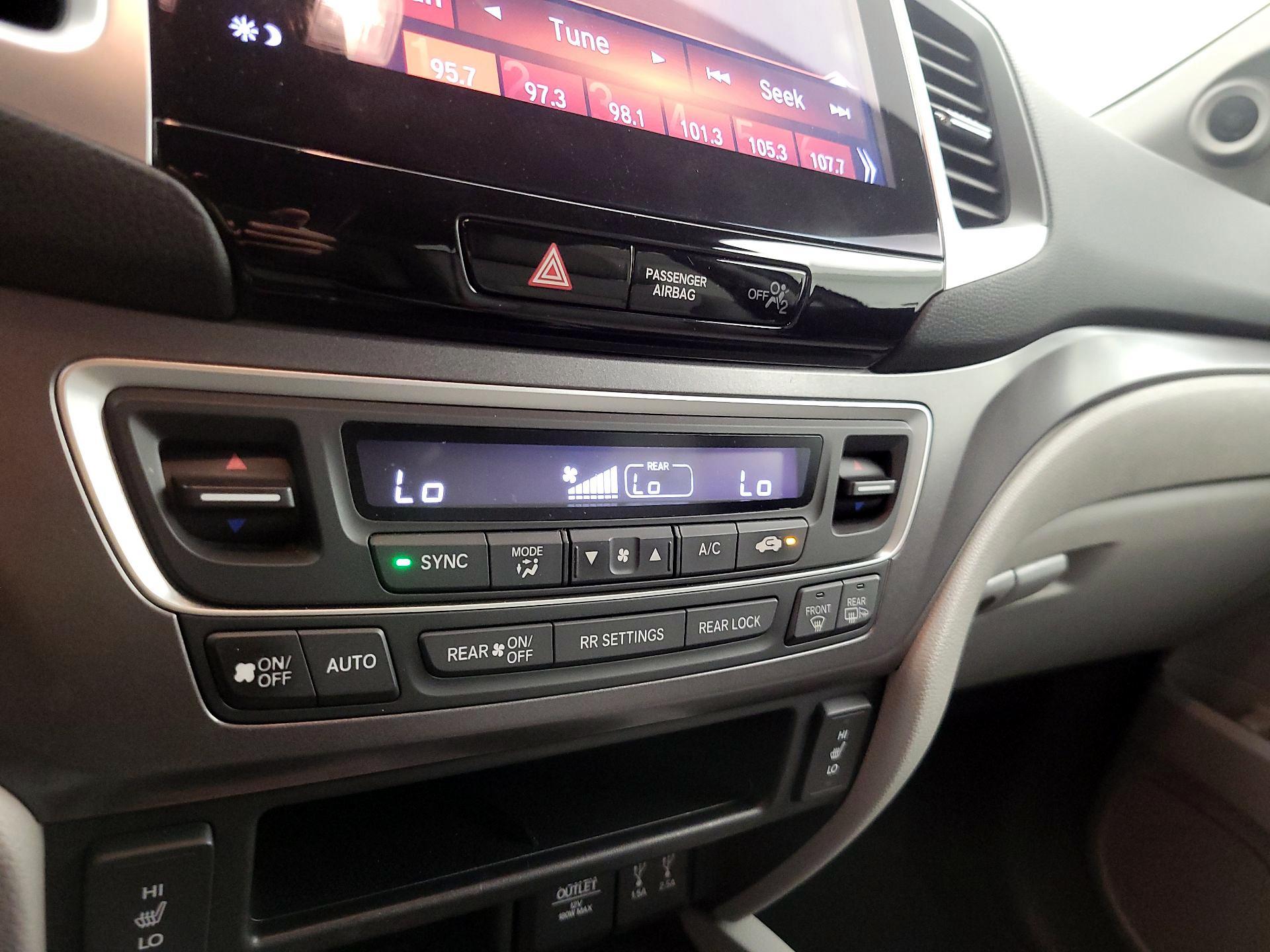 Thumbnail: 2016 Honda Pilot - 17