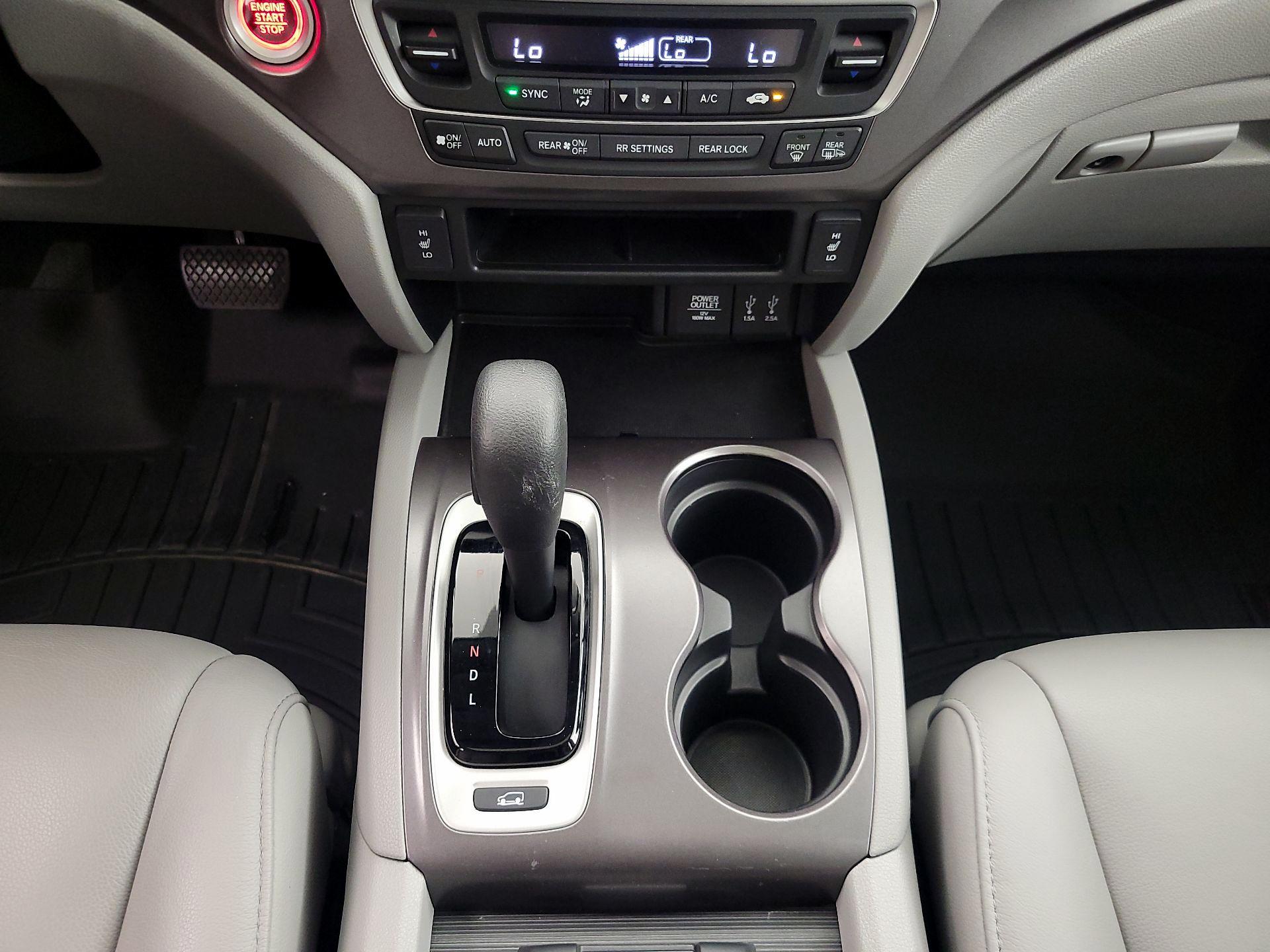 Thumbnail: 2016 Honda Pilot - 18