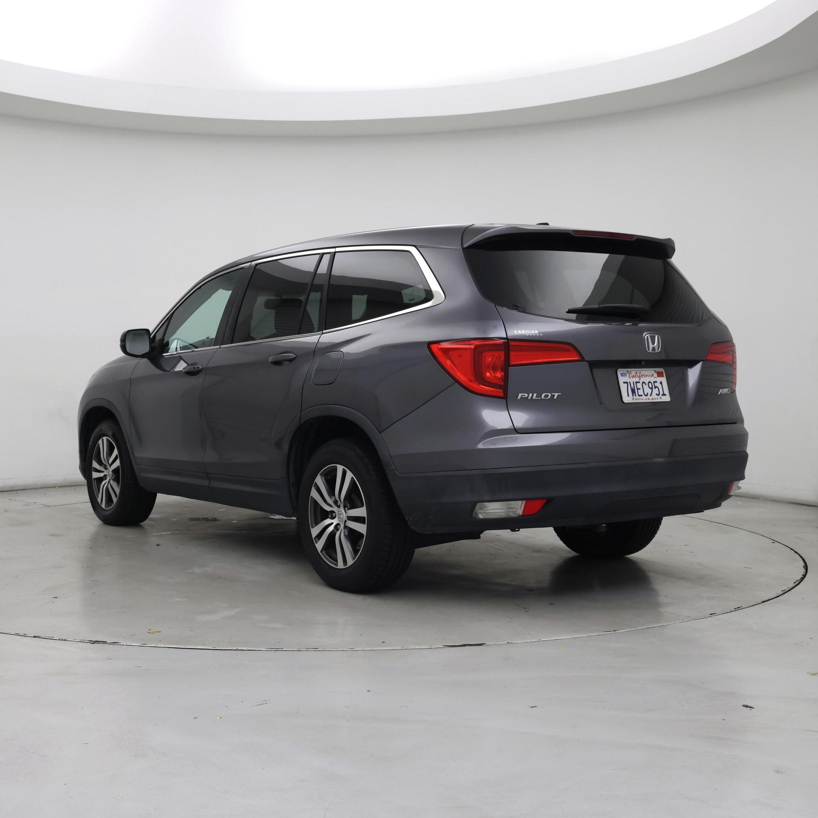Thumbnail: 2016 Honda Pilot - 2