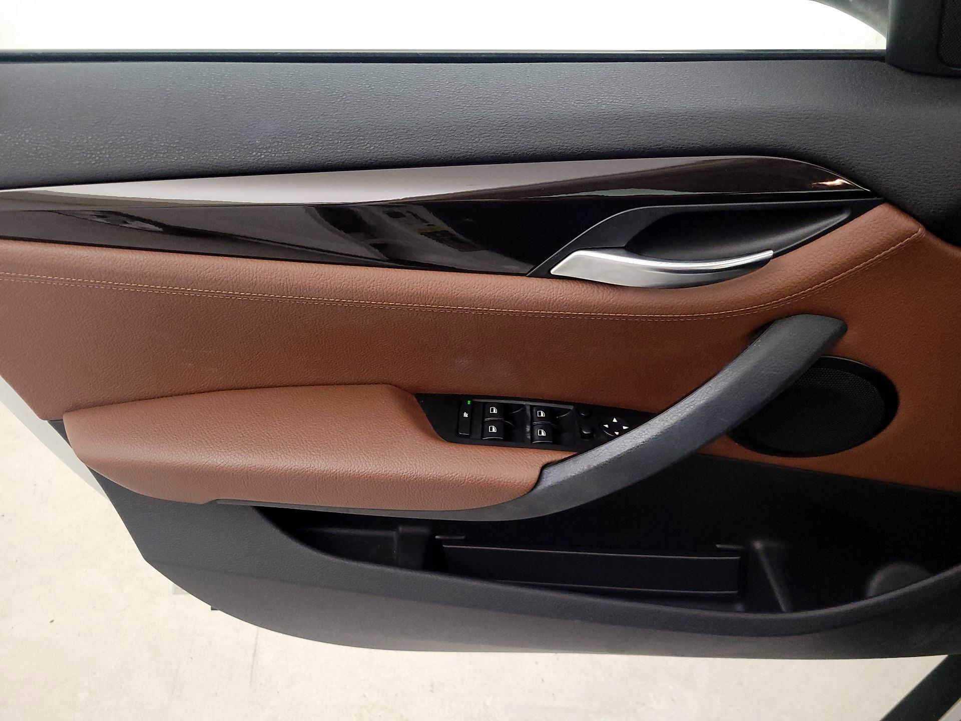 Thumbnail: 2015 BMW X1 - 12