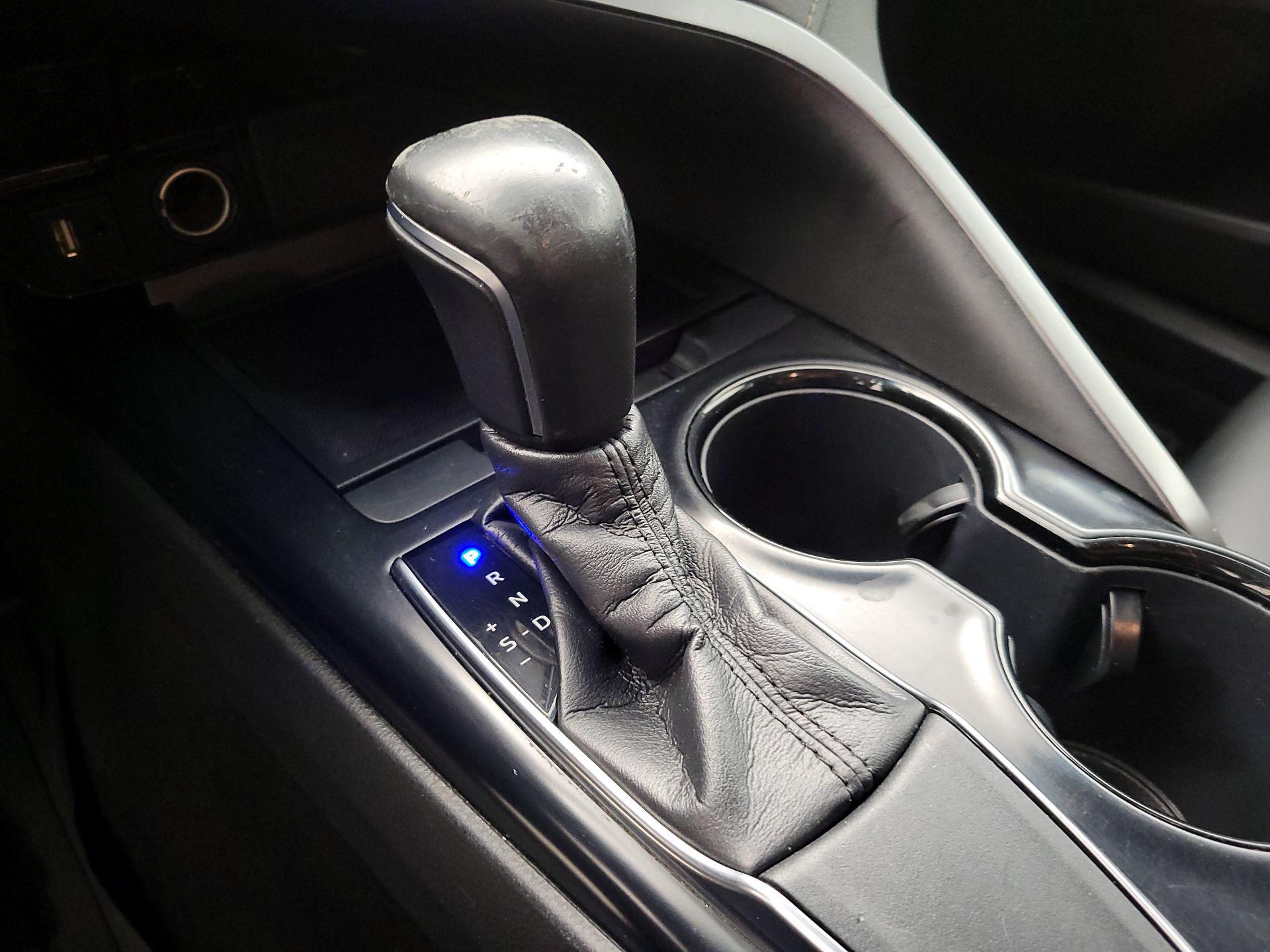 Thumbnail: 2019 Toyota Camry - 17