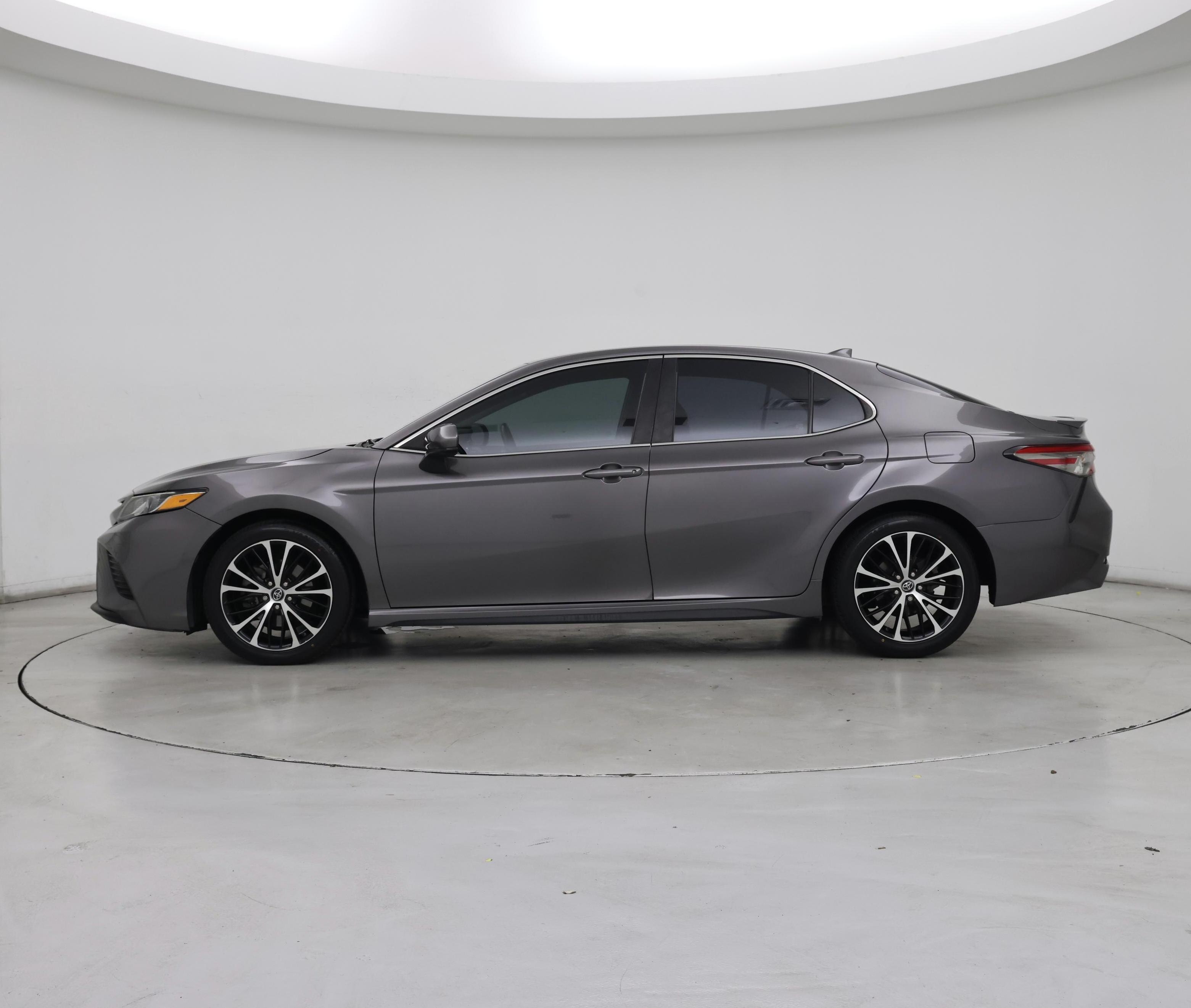 Thumbnail: 2019 Toyota Camry - 3