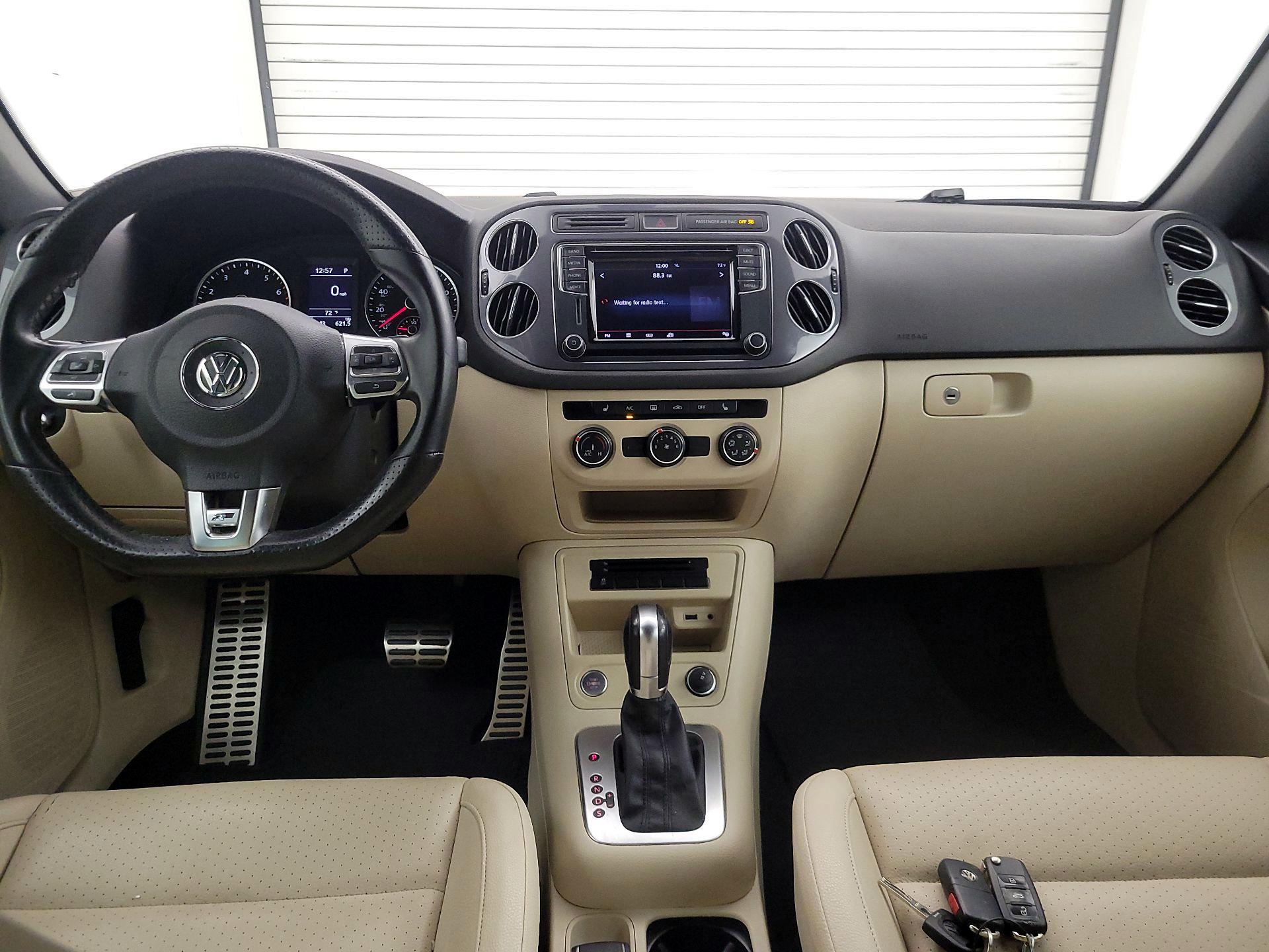 Thumbnail: 2016 Volkswagen Tiguan - 9