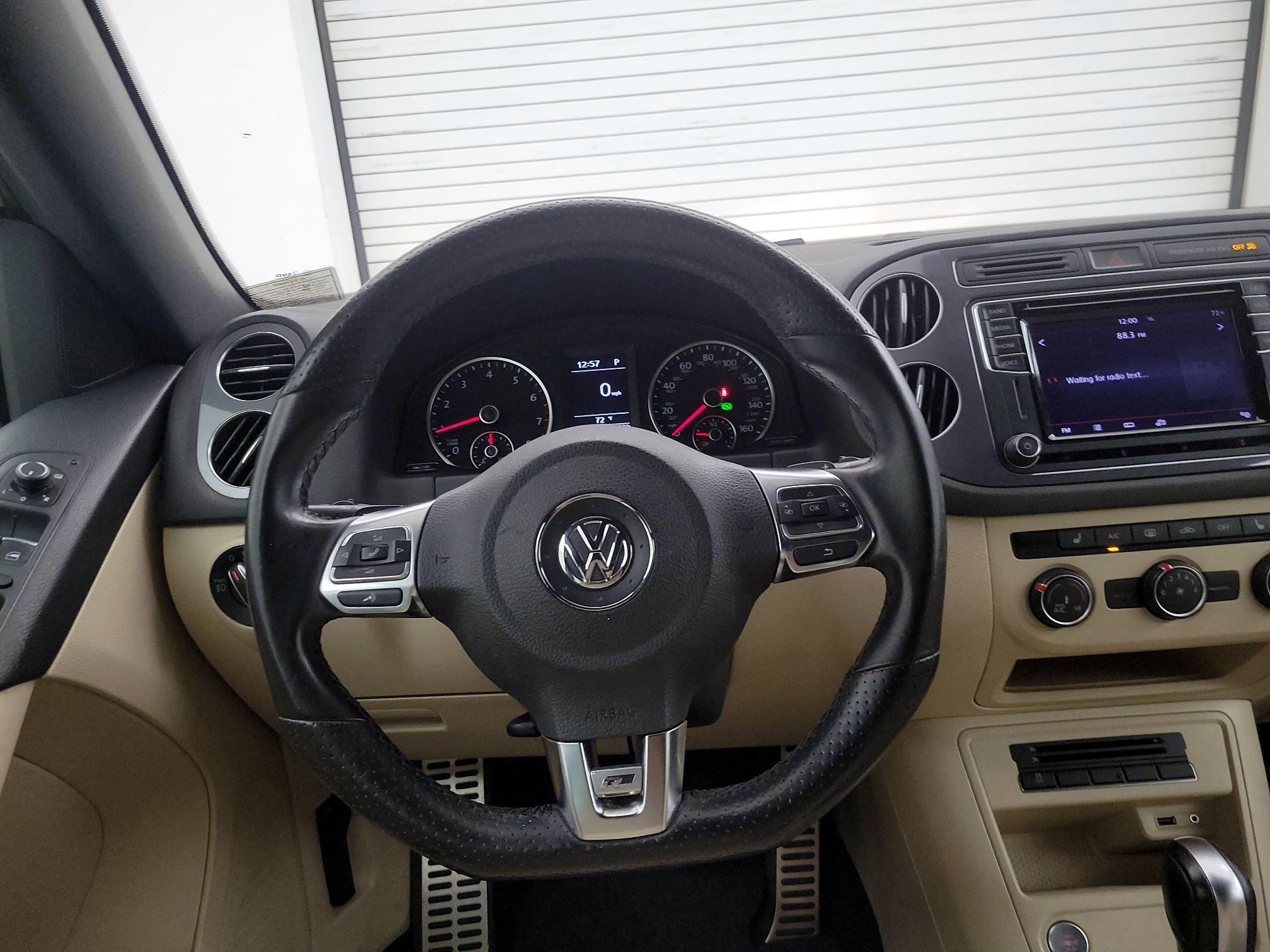 Thumbnail: 2016 Volkswagen Tiguan - 10