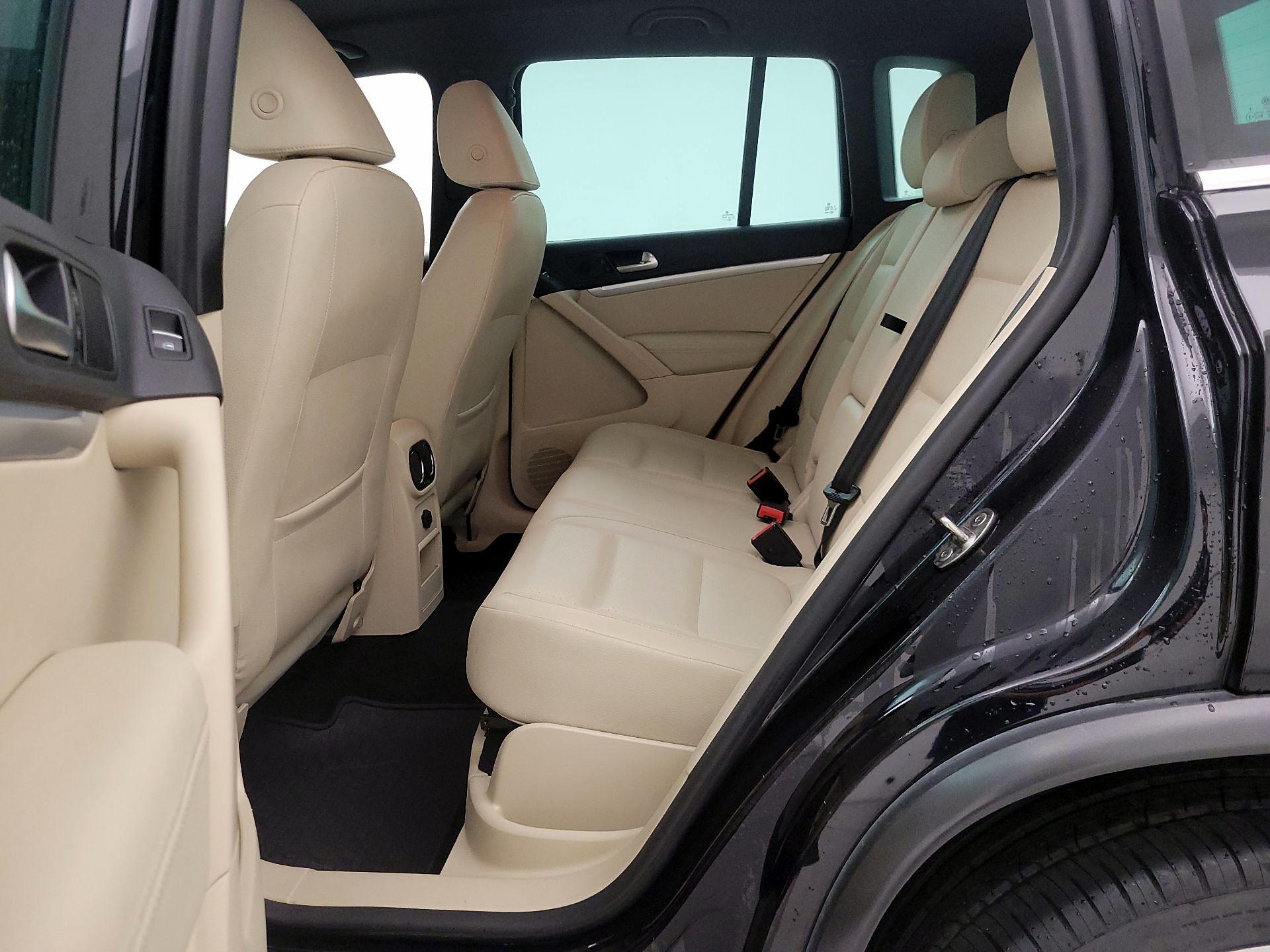 Thumbnail: 2016 Volkswagen Tiguan - 19