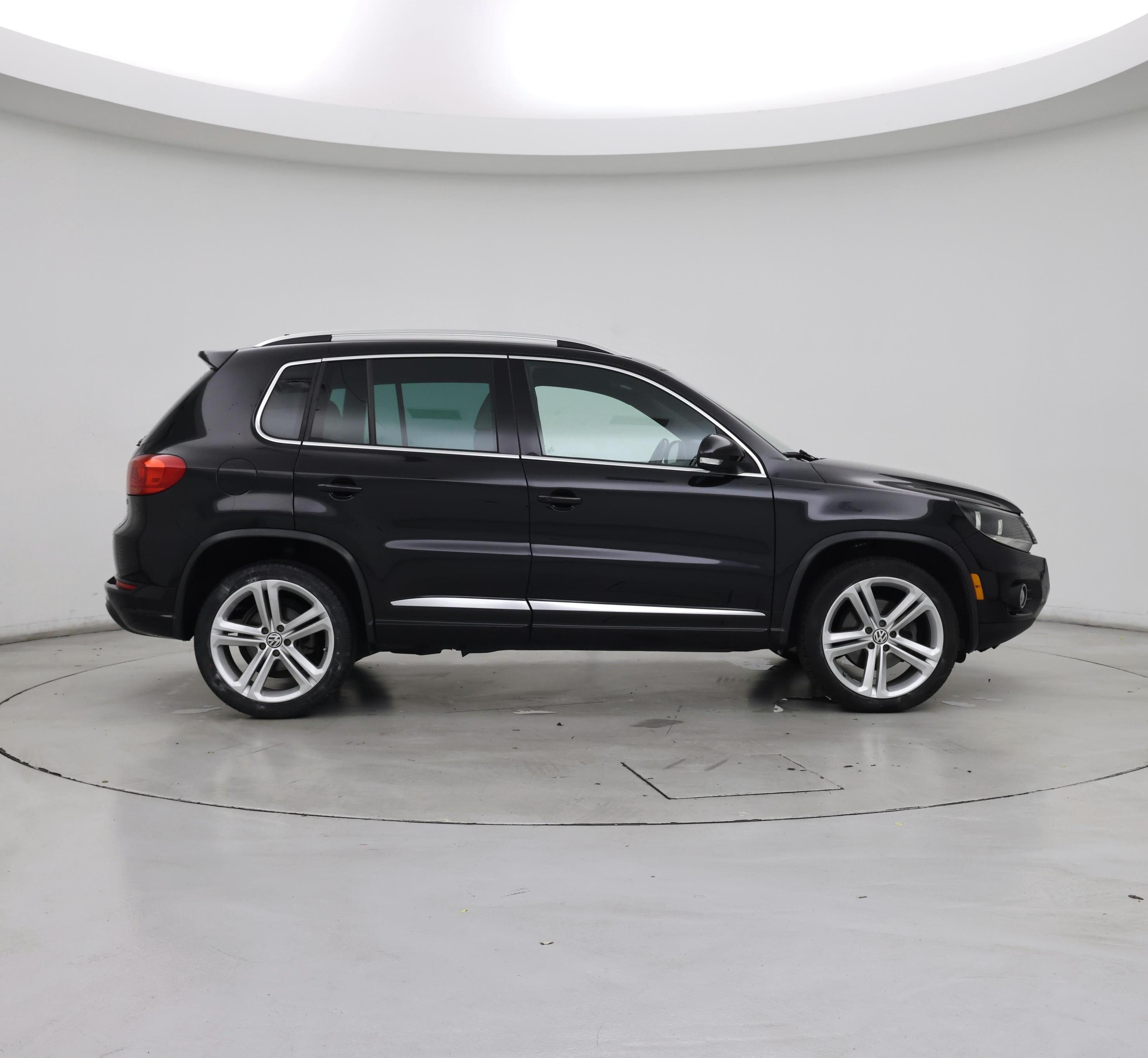 Thumbnail: 2016 Volkswagen Tiguan - 7