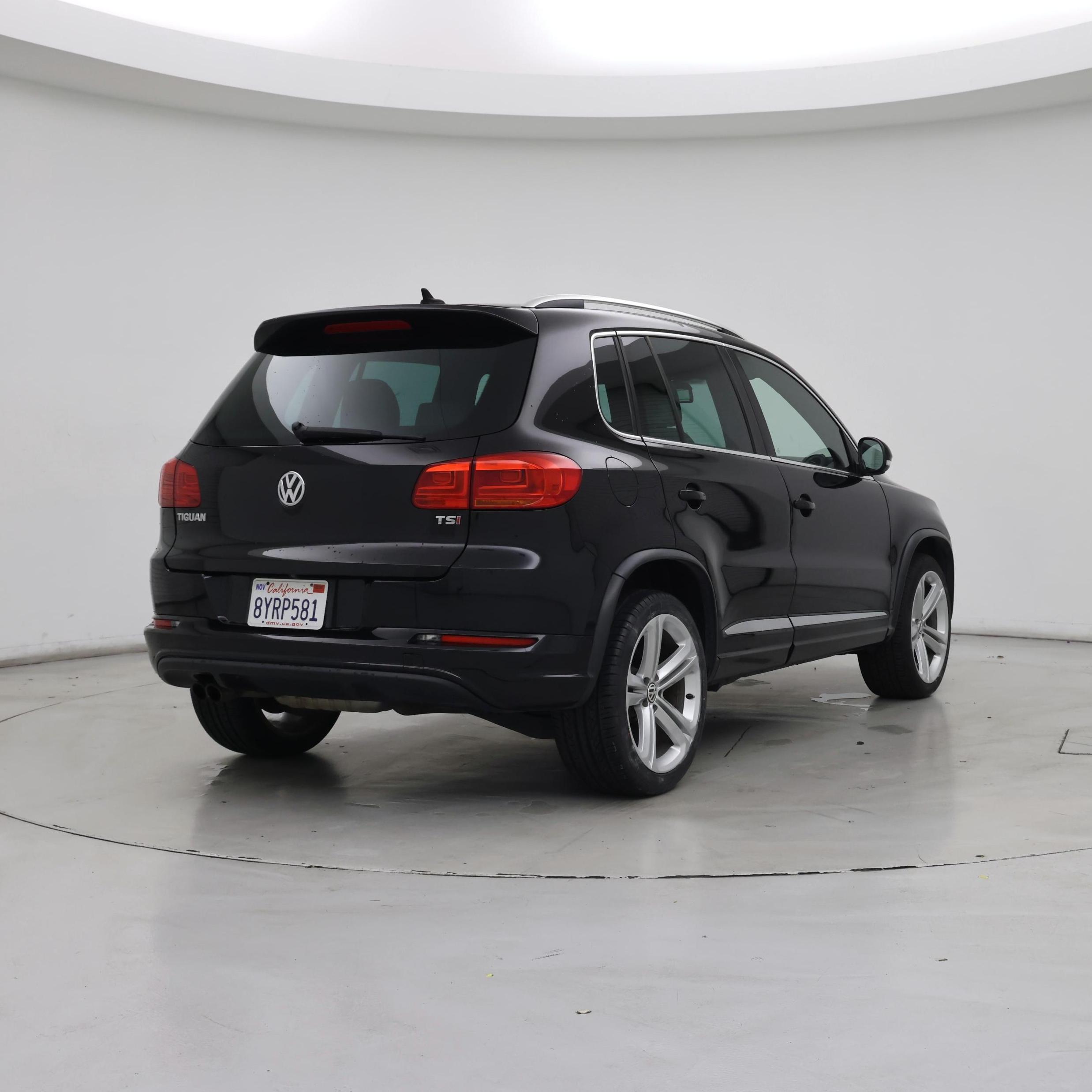 Thumbnail: 2016 Volkswagen Tiguan - 8