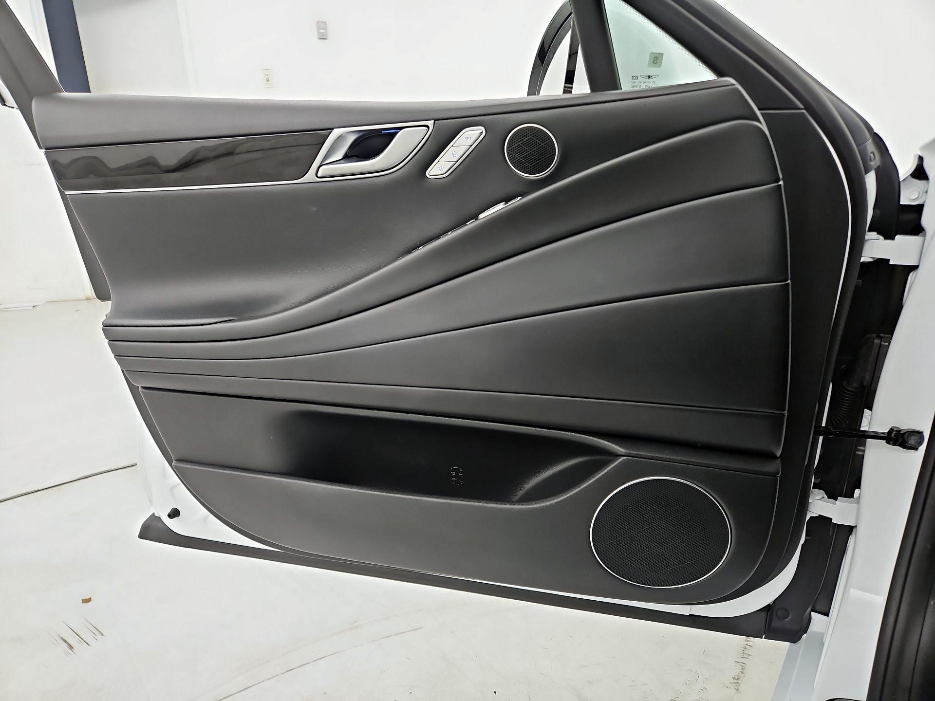 Thumbnail: 2024 Genesis G80 - 12