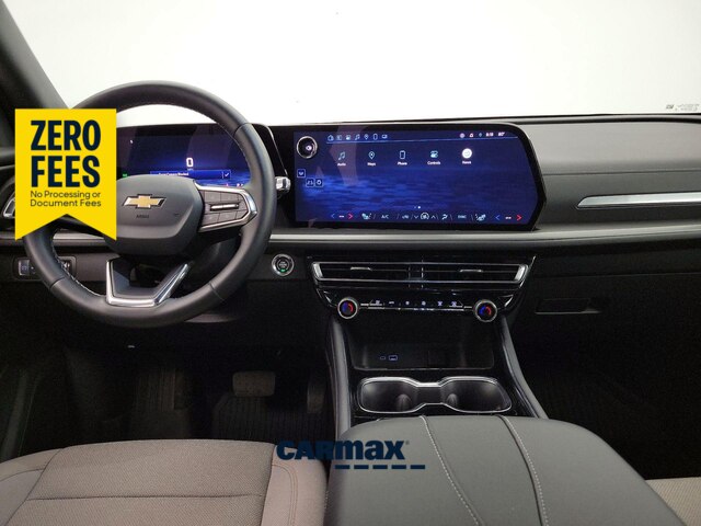 White 2025 Chevrolet Traverse SUV / Crossover Four-Wheel Drive Automatic