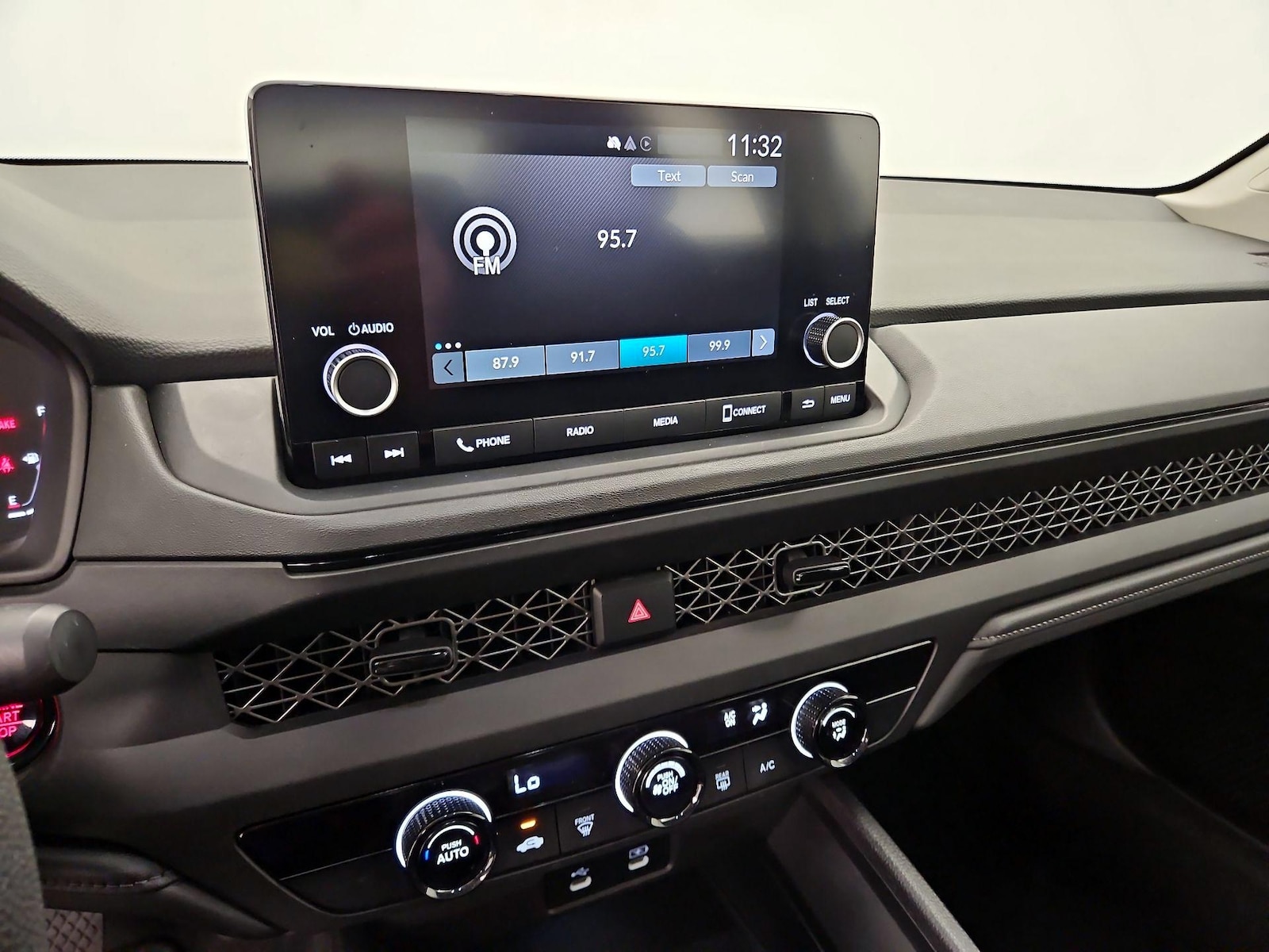 2023 Honda Accord LX - Photo 15