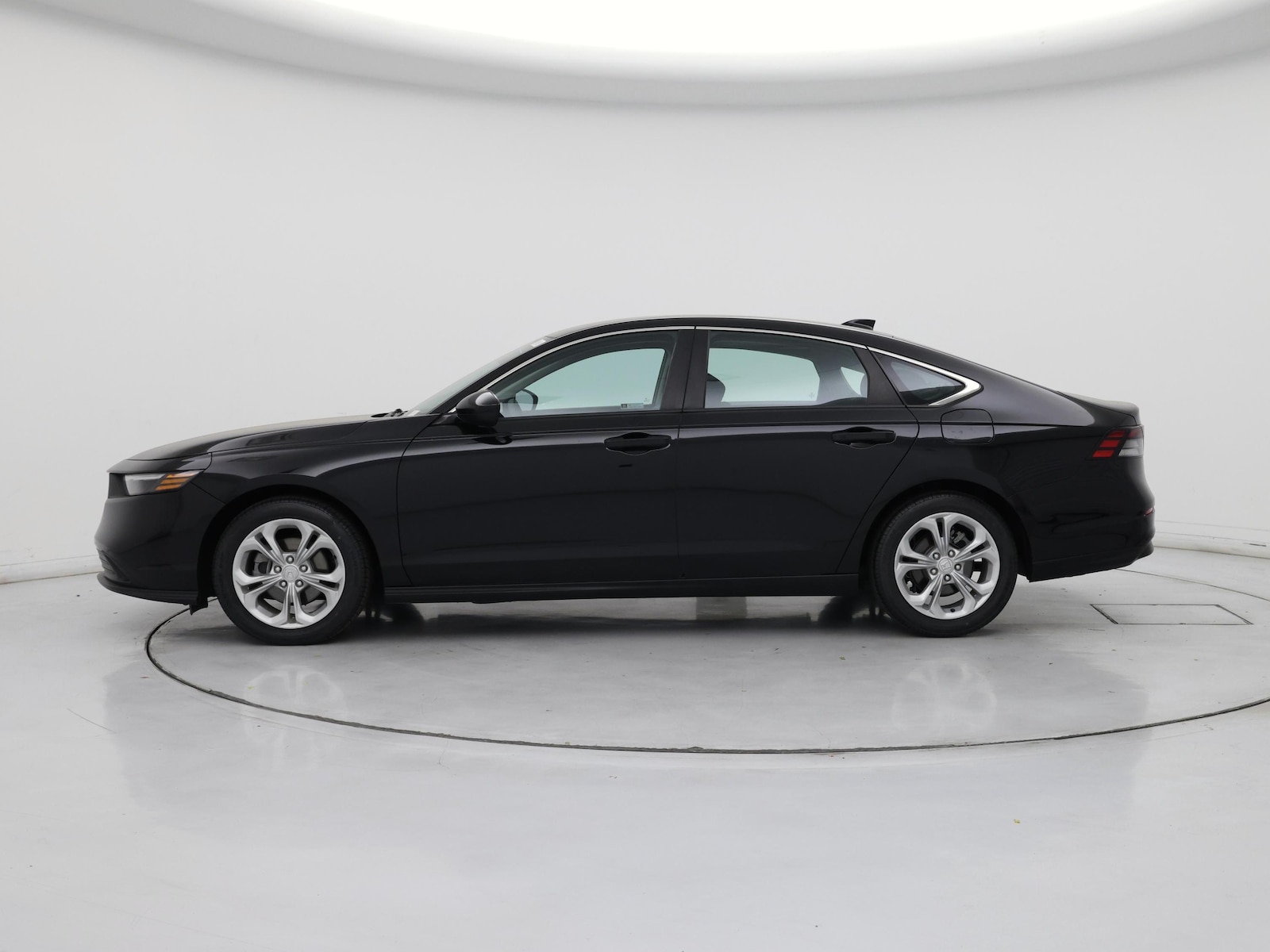 2023 Honda Accord LX - Photo 4